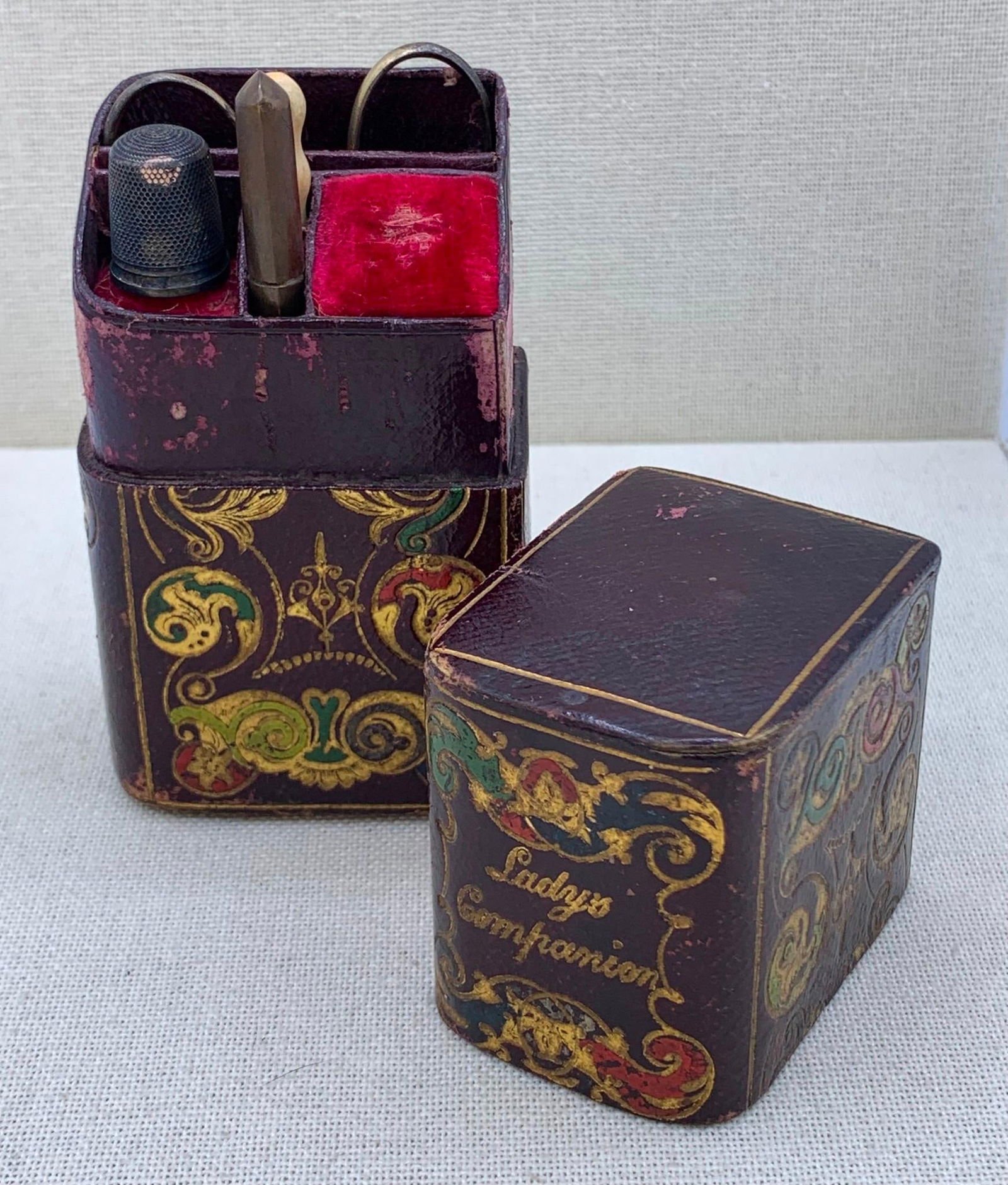 Antique Victorian era Tooled Leather Lady's Companion Sewing Kit, 19th Century Needlework Etui (1 of 12)
