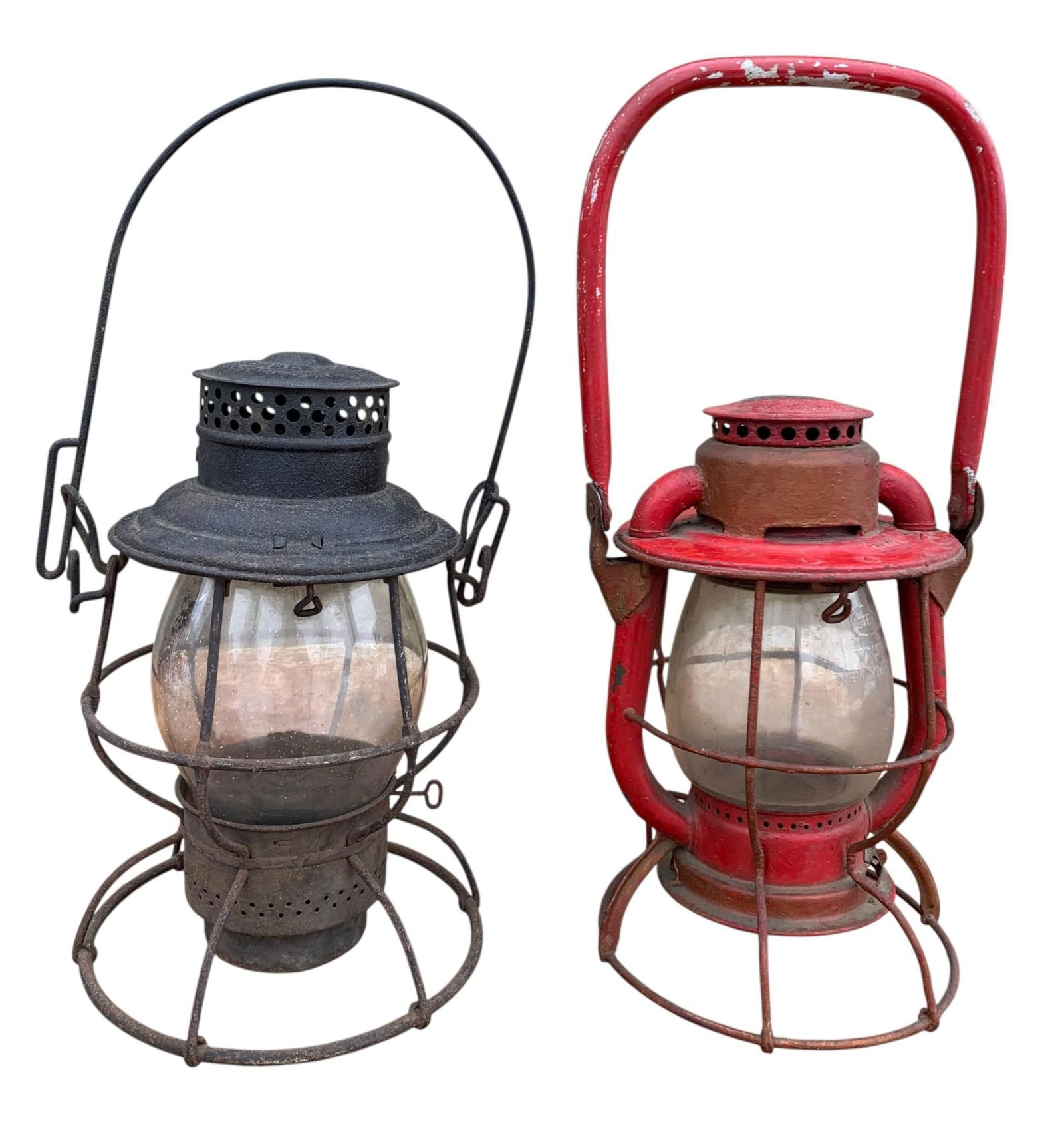 2 Antique W LE Railroad Oil Lanterns, Train Signal Lights (1 of 8)