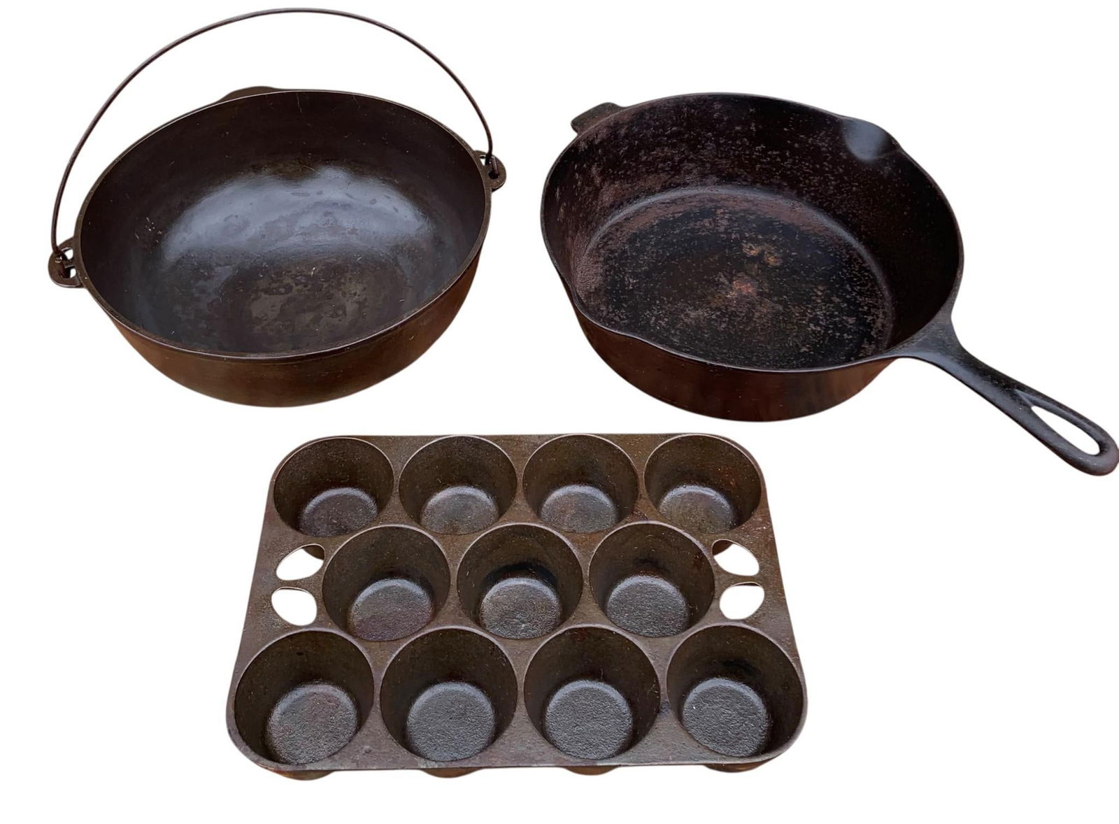 3 pc Antique to Vintage Cast Iron Scotch Bowl Pot, Muffin Tin Deep Well Skillet (1 of 9)
