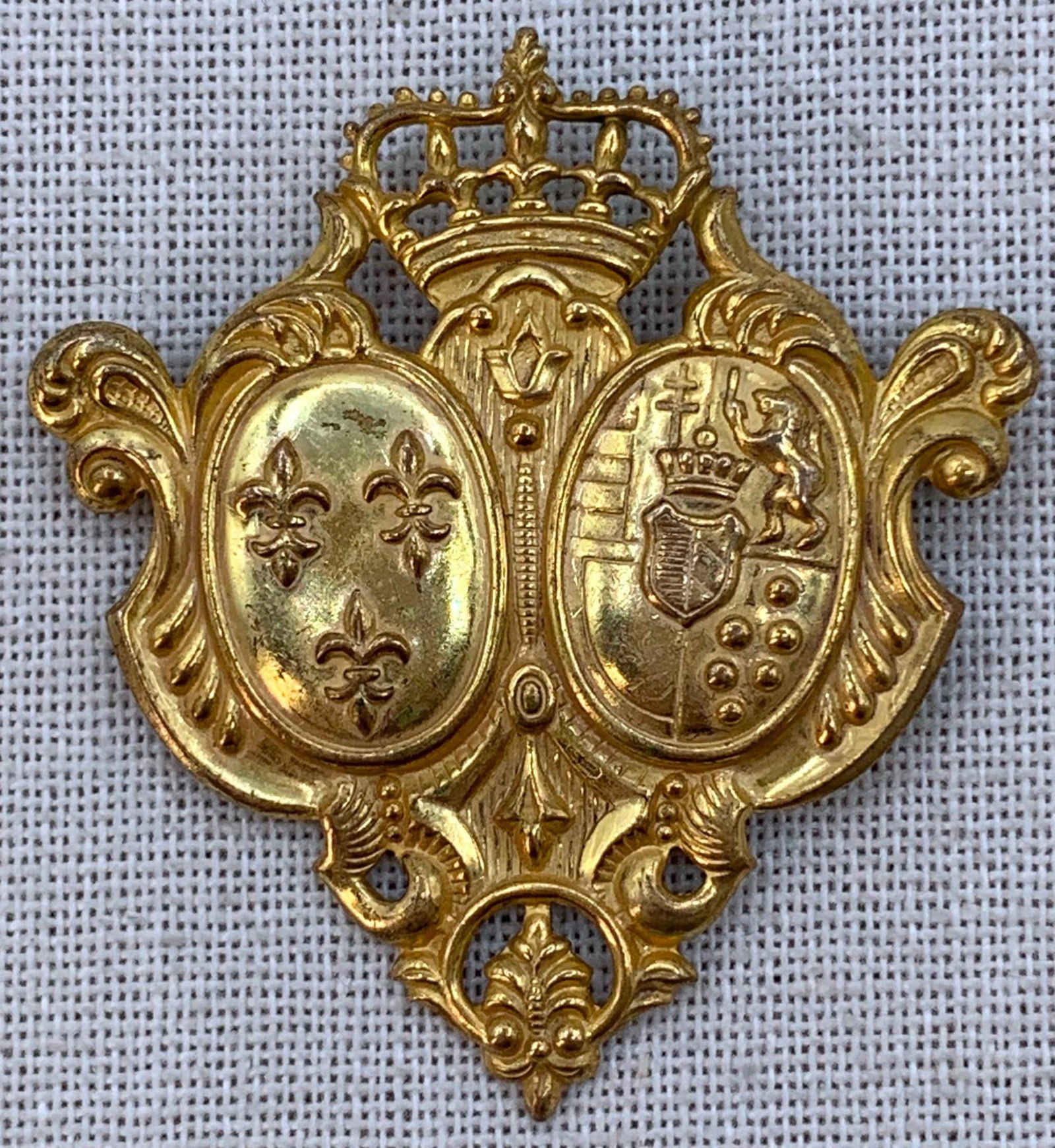 Vintage MIRIAM HASKELL Heraldic Lion Coat of Arms Brooch (1 of 6)