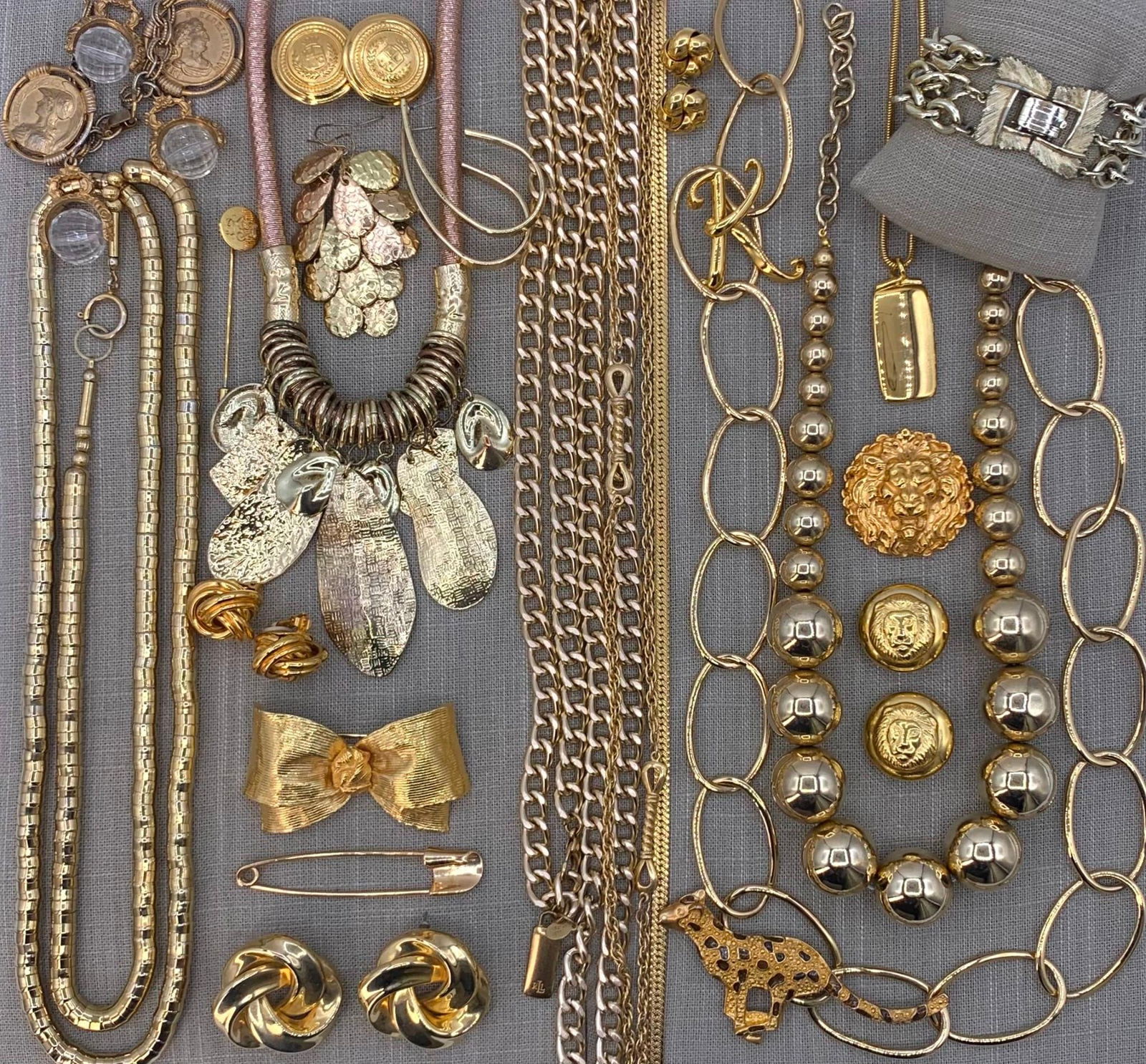 30 pc Dramatic Gleaming Gold Ralph Lauren, Lisner, Trifari, LC Vintage Costume Jewelry Collection (1 of 19)