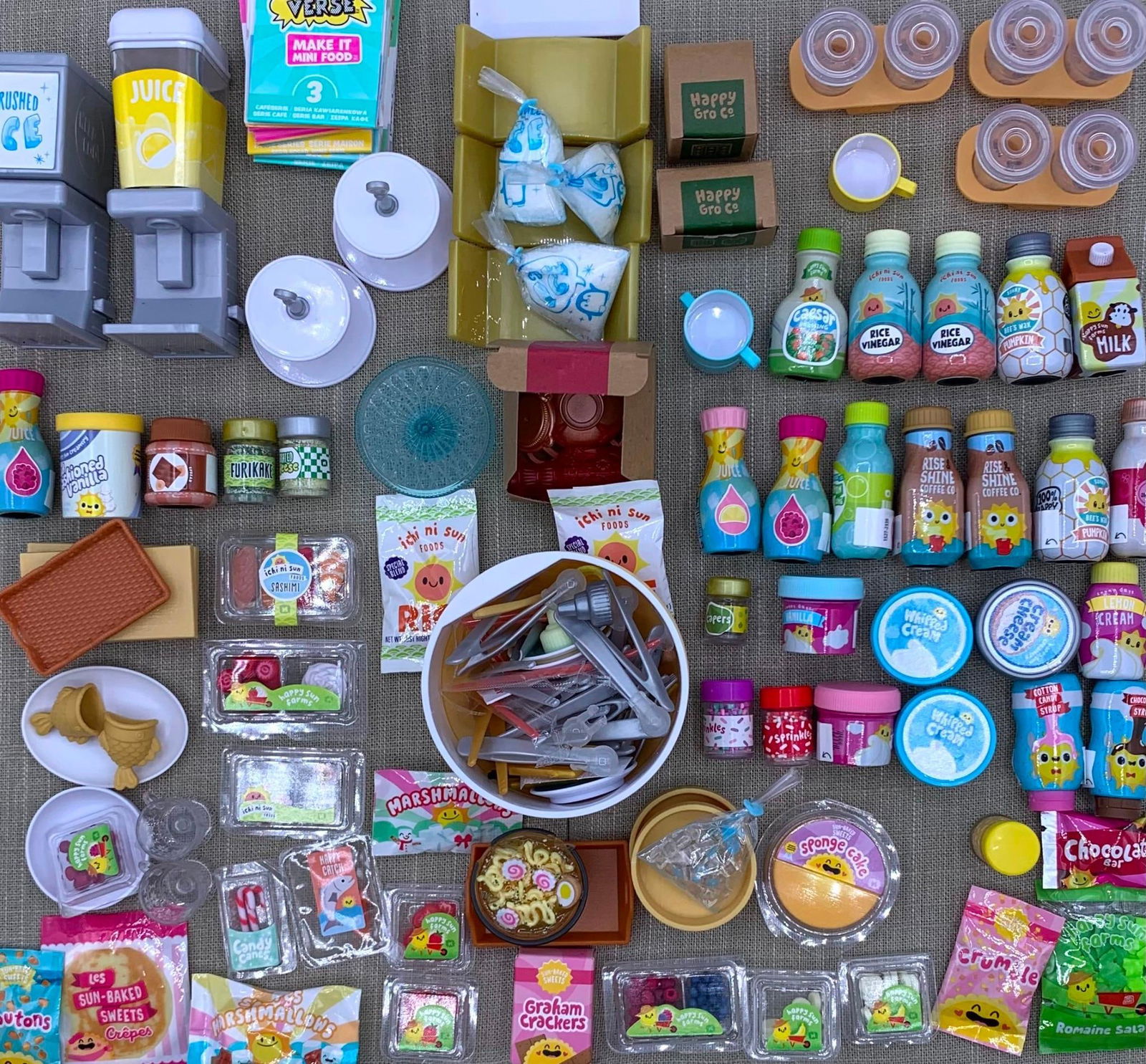 160 pc MGA's Miniverse Make it Mini Packaged Food, Utensils, Serving Pieces, Beverage Dispensers (1 of 8)