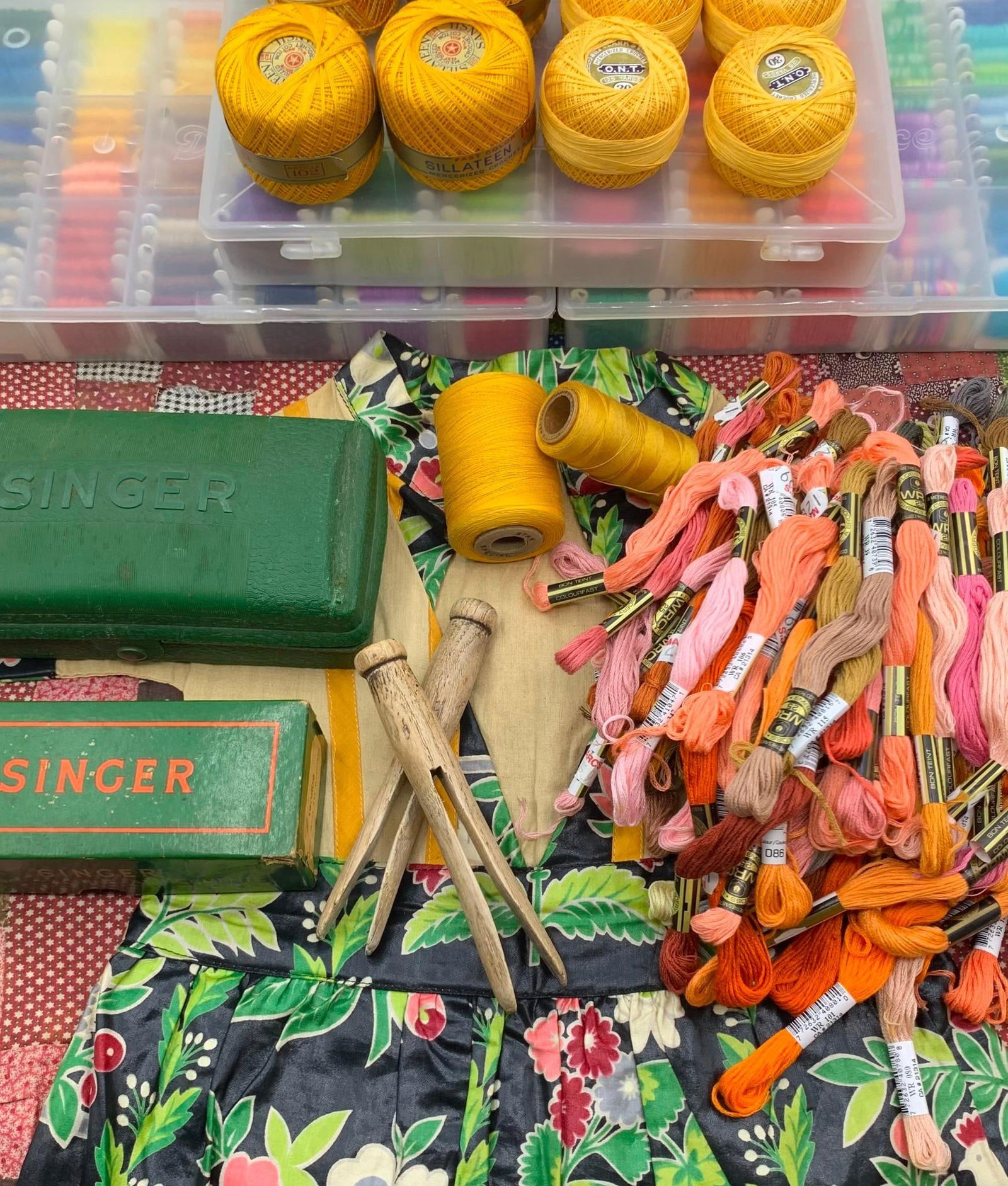 Large Vintage Embroidery,Crochet,Singer Sewing Machine Accessories,Old Quilt Top Sewing Collection (1 of 18)