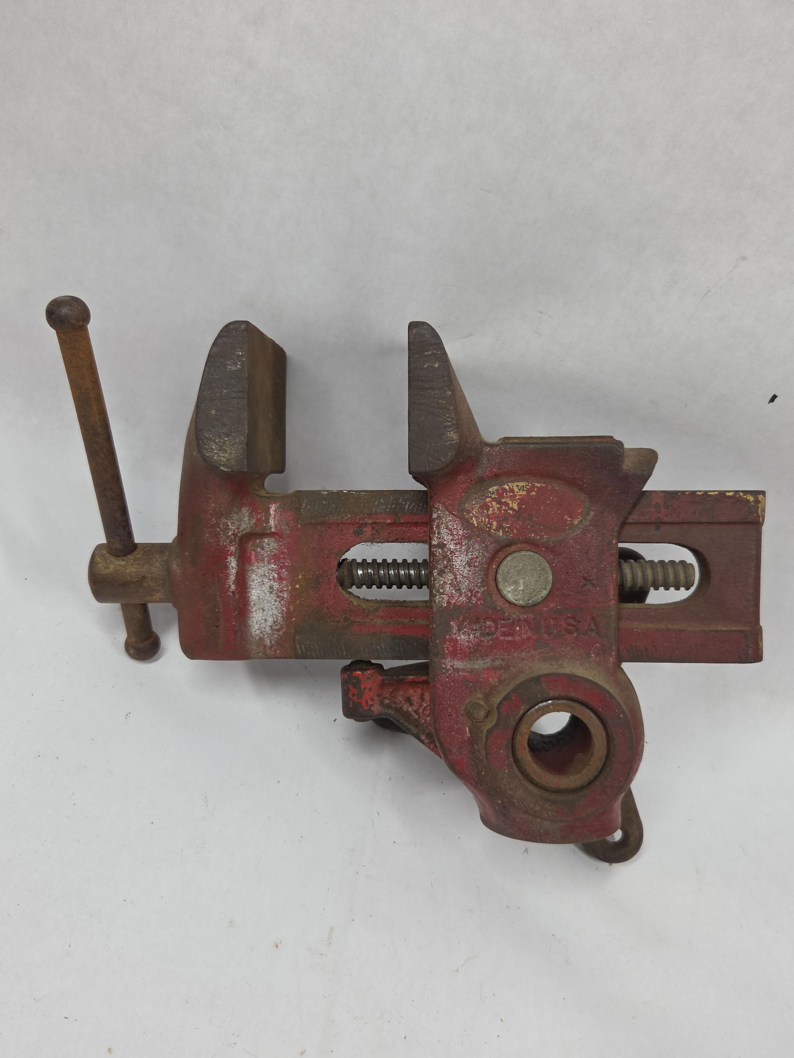Will-Burt Co. Versa Bench Top Vise For Heavy Duty Metal Work (1 of 6)