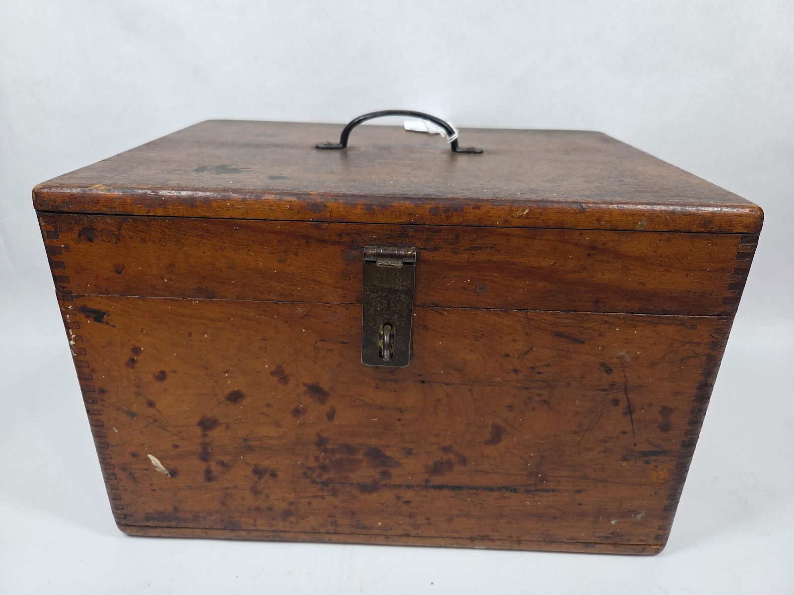 Antique Wood Dovetailed Hinged Lid and Comparted Tray Locking Merchants Chest (1 of 7)