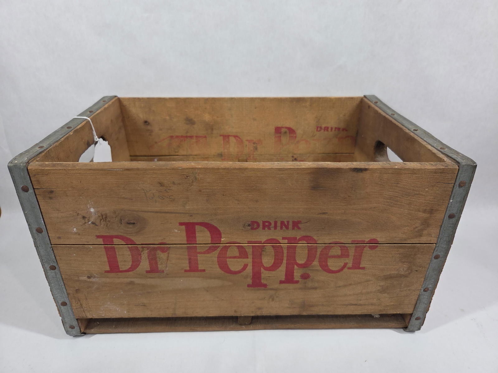Dr. Pepper Bottling Co. Wood Comparted Soda Crate: Good overall condition with great graphics still visible