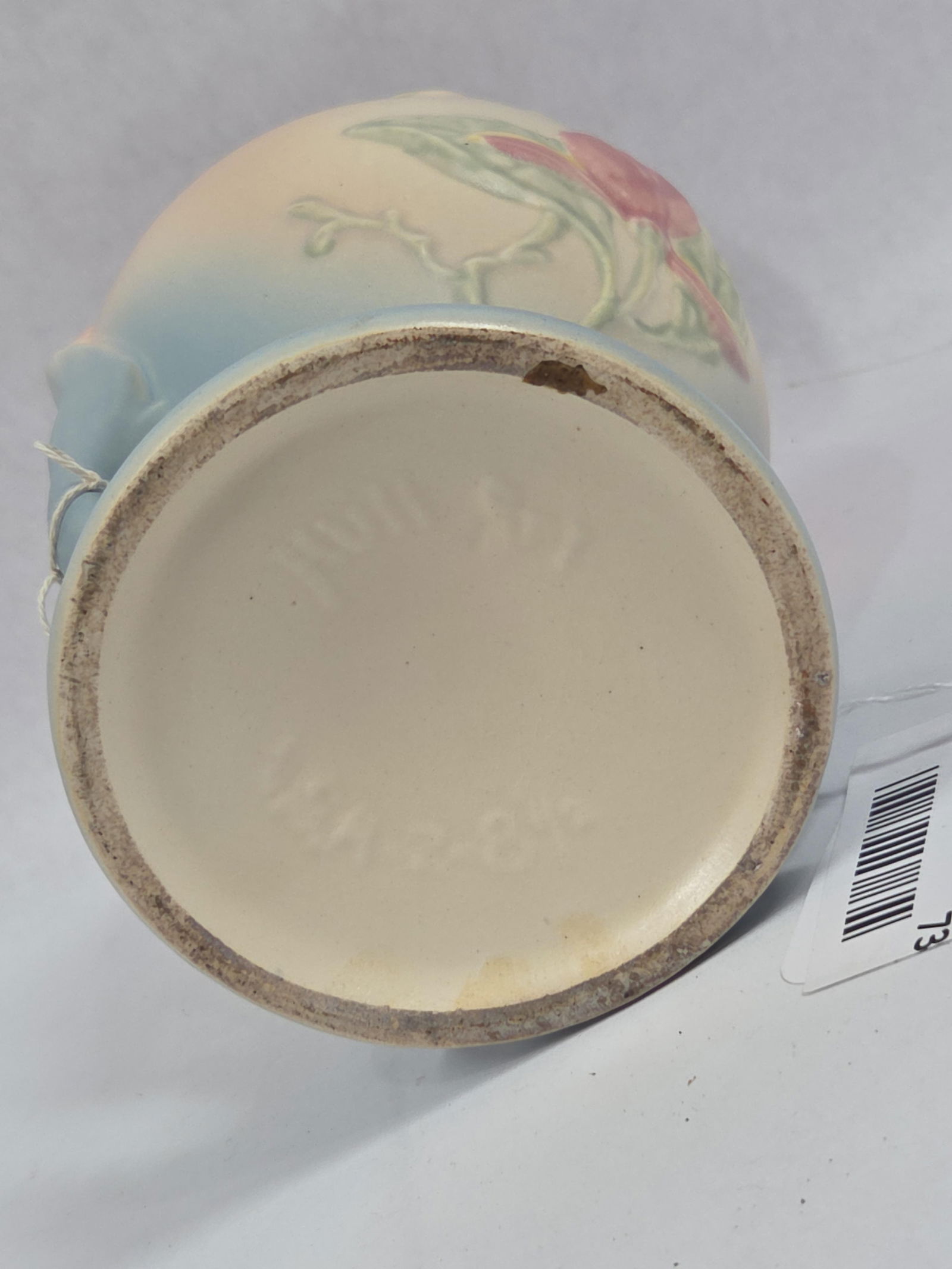 Hull Pottery Double Handled Magnolia Vase - 6