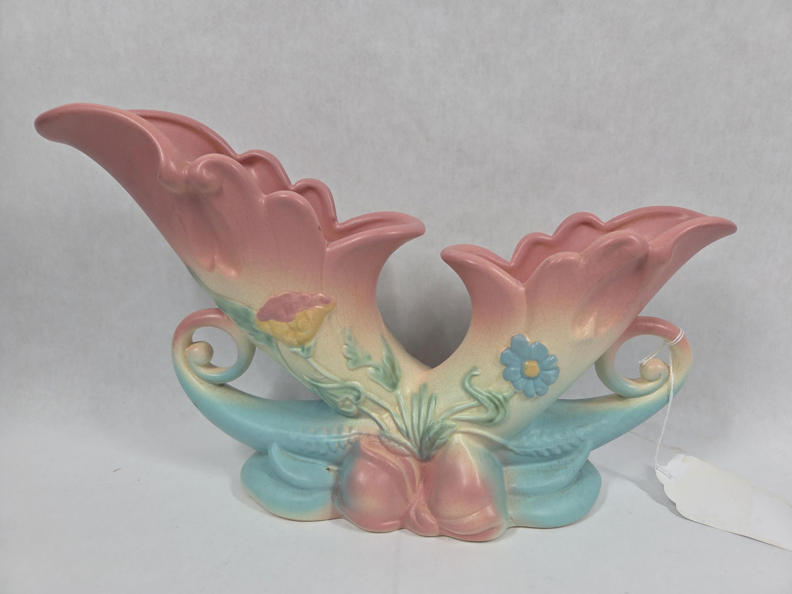 Hull Pottery Bow Knot Double Cornucopia Double Handled Vase (1 of 7)