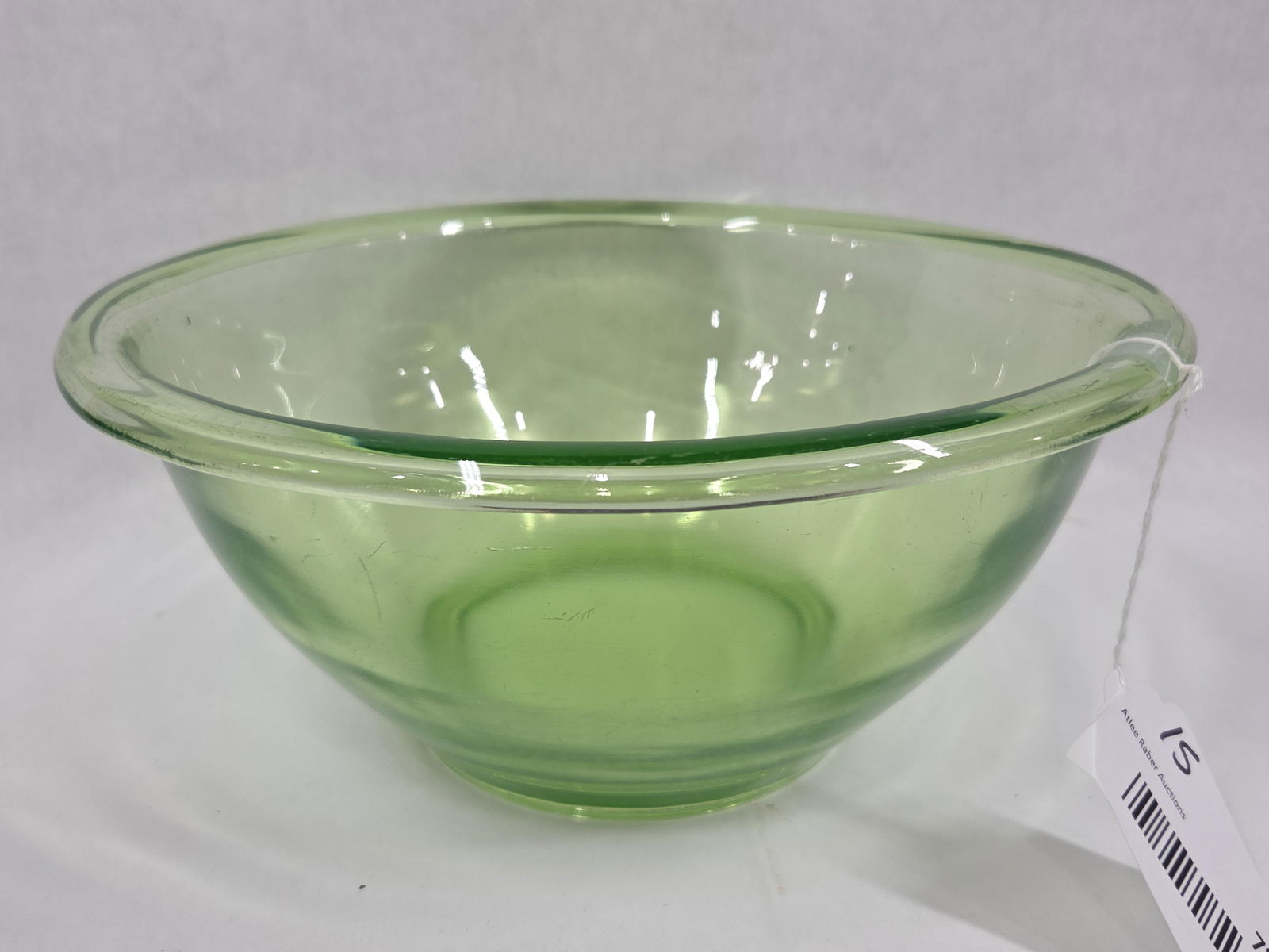 Vintage Green Uranium Hazel Atlas Depression Mixing Bowl: no chips,cracks or breaks and is 11 in. Diameter