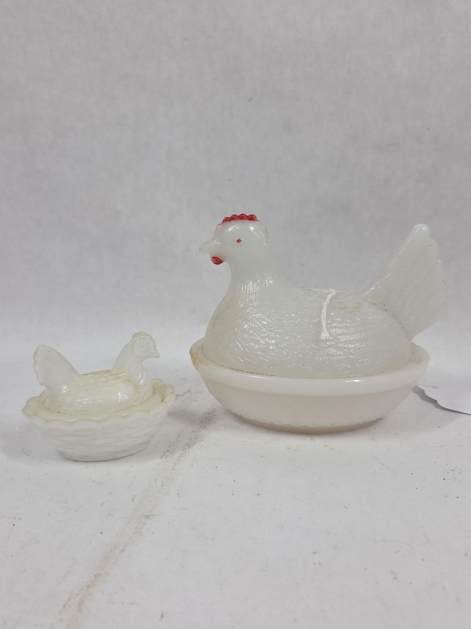 Antique White Milk Glass Hen on Nest w/ Salt Sized Hen on Nest Lot of 2: Great overall condition measuring 2.5 and 4.5 in.