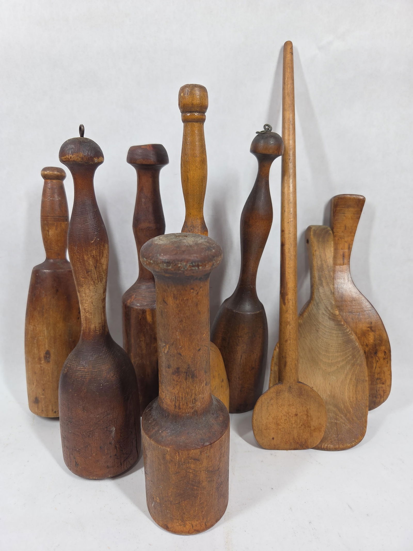 Primitive Lot of Mashers, Pestles, Paddles and More: This great primitive kitchen ware lot includes 9 assorted paddles and mashers