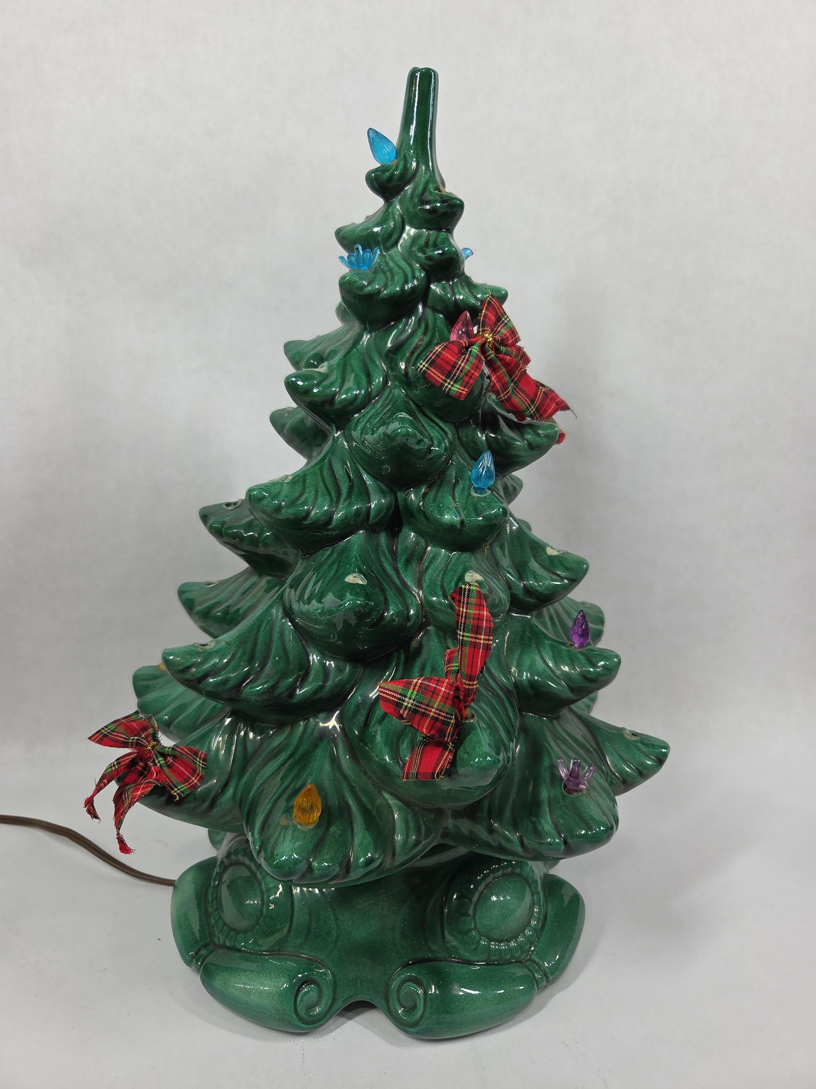 Ceramic Atlantic Mold Christmas Tree (1 of 3)