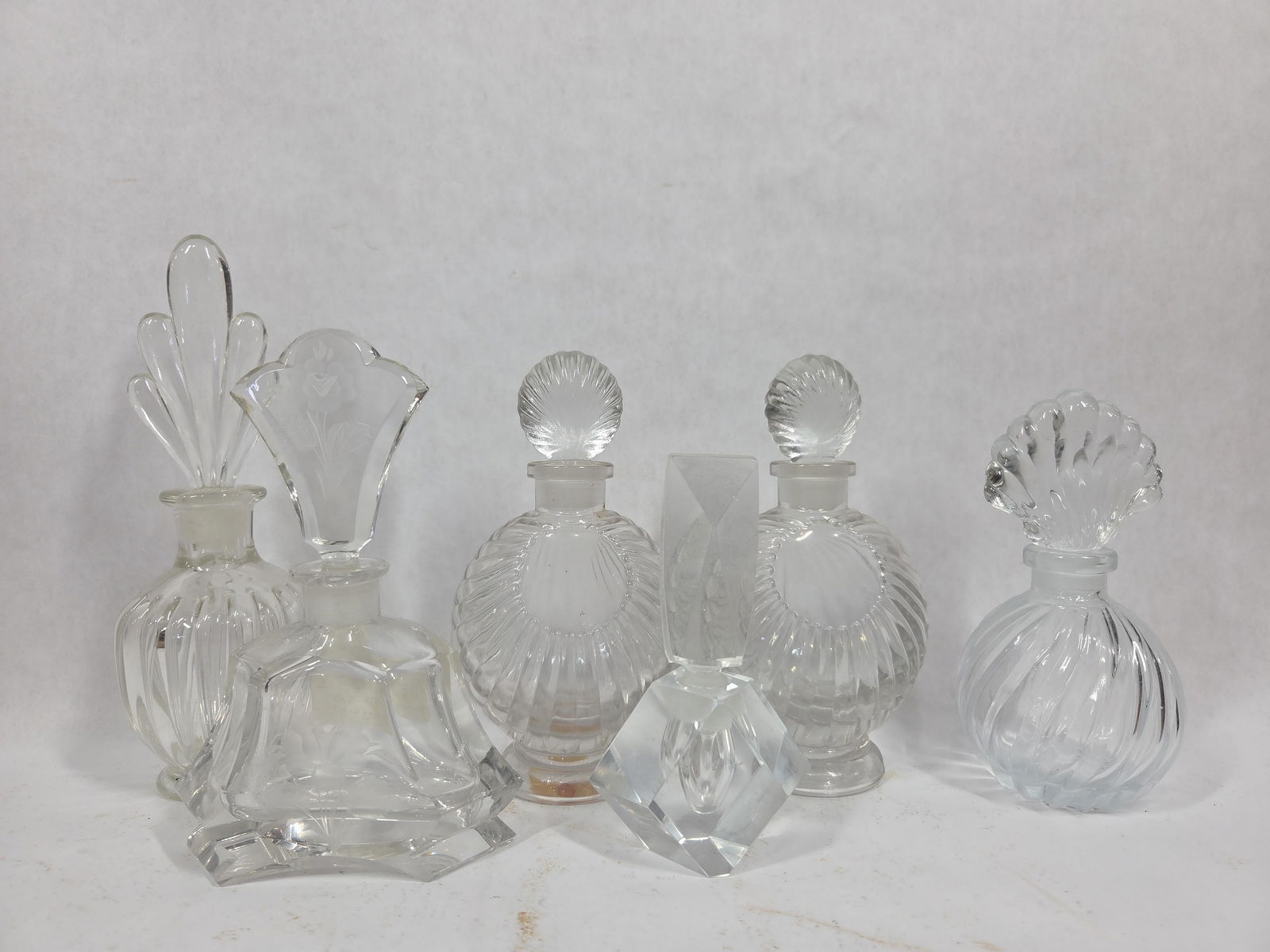 Excellent Crystal & Glass Perfume Bottles w Toppers (1 of 9)