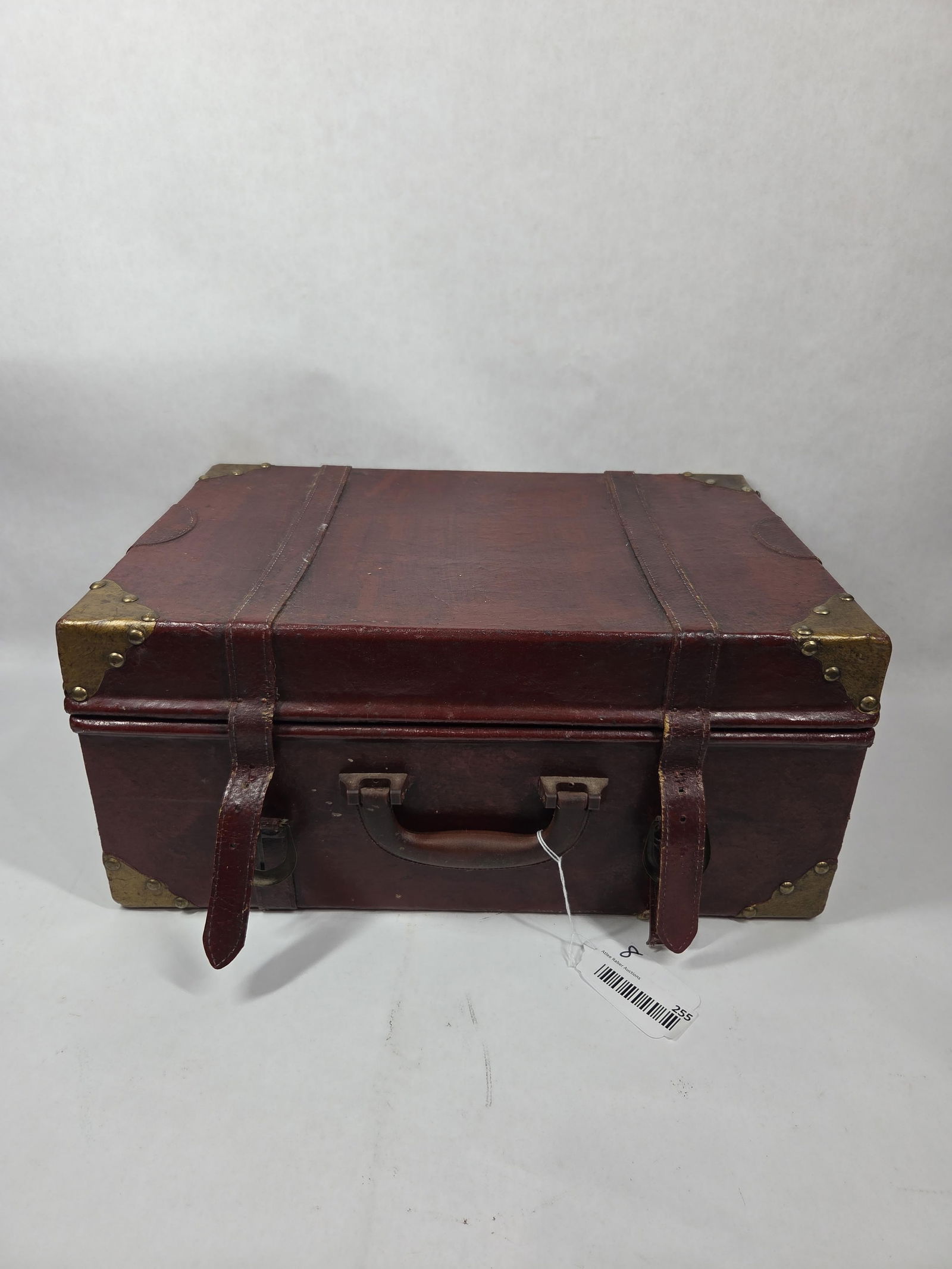 Faux Leather Encased Wood Train Case w/ Felt Lining and Brass Hardware: overall good condition showing wear due to age and usage 17x 12 x 8