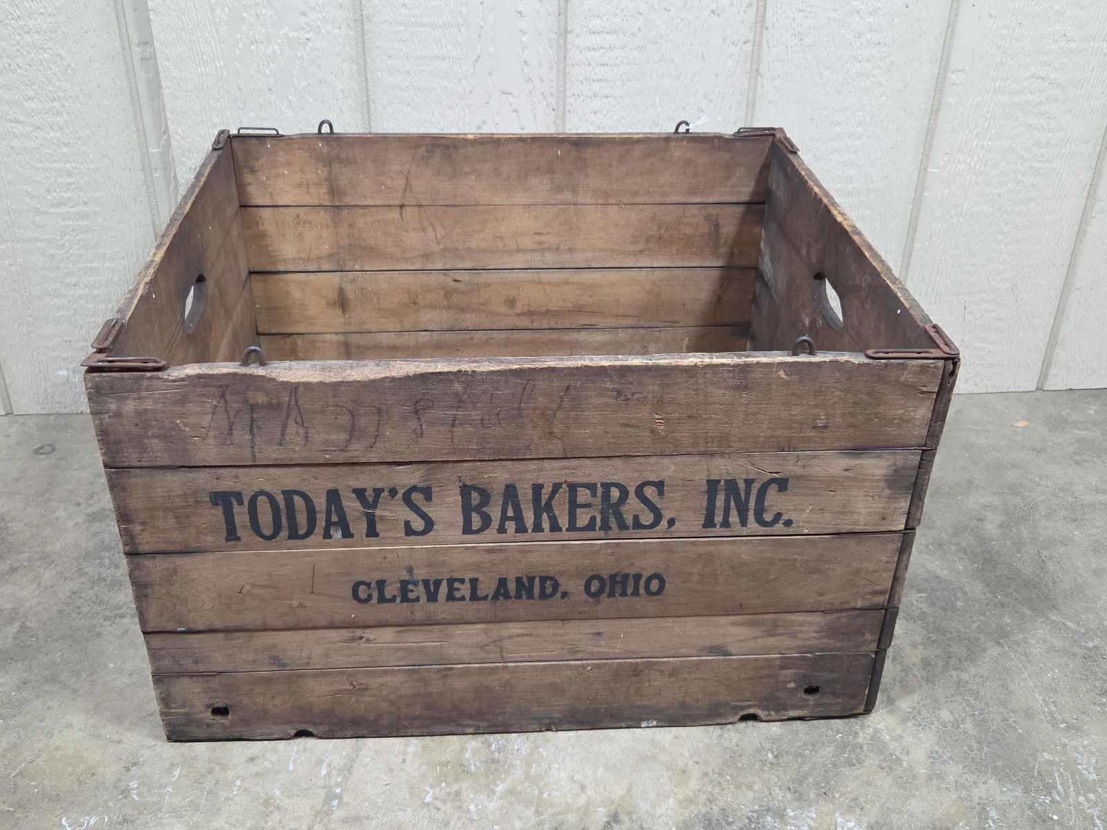 Hubbard Folding Box Stenciled Todays Baker Cleveland Ohio: A unique style of folding crate made by the Hubbard Folding box Co. 23x19.5x13.5