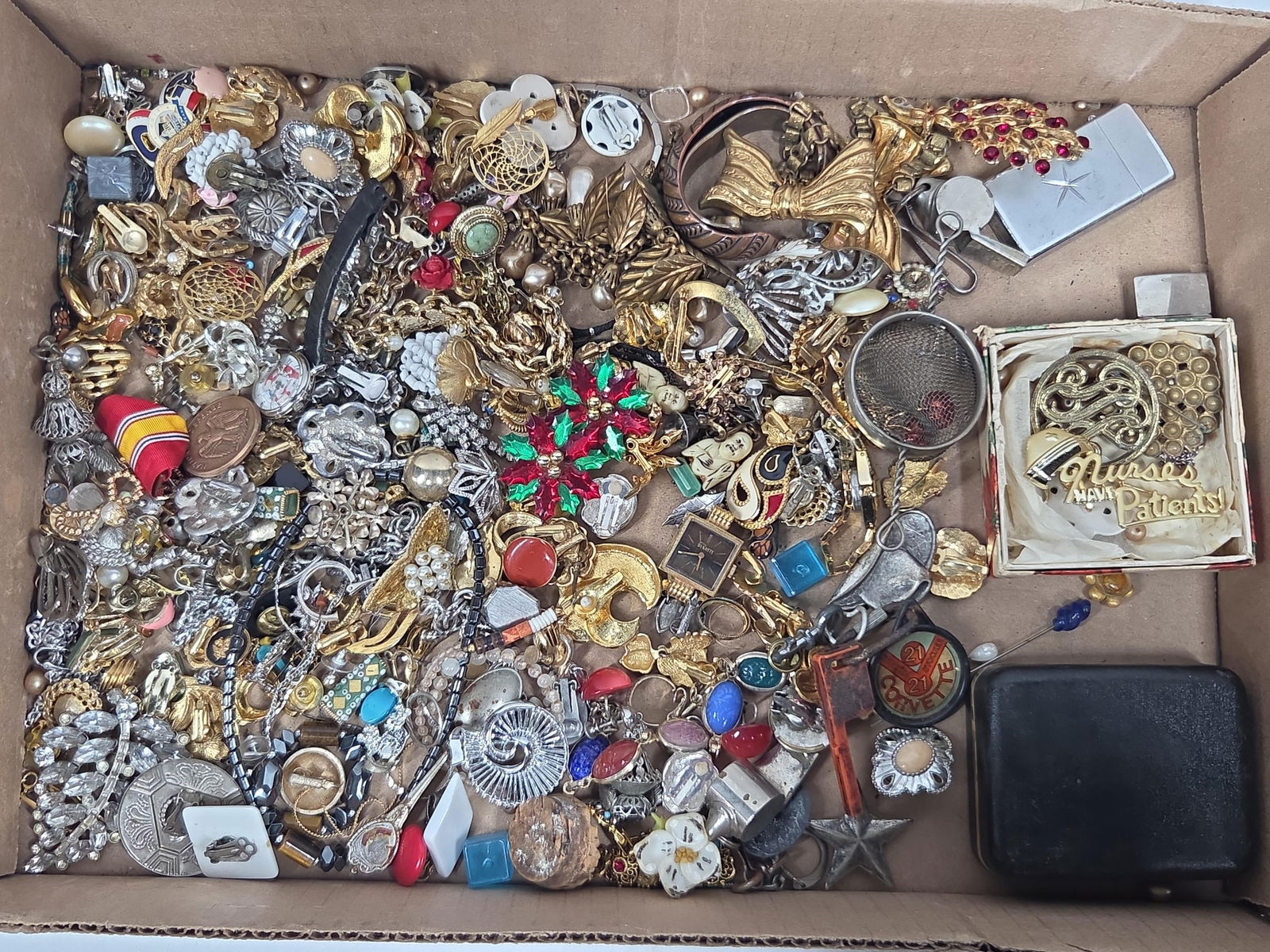 Mixed Jewelry and Trinket Lot Loaded w/ Pins, Keychains, Bracelets, Brooches, Rings, Tie Tacks ETC (1 of 6)