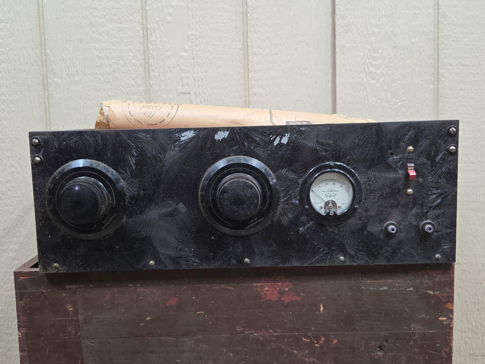 1920's Karas Micrometic Central Meter Electronic Micrometer in Wood Case: Great early device in original wood case