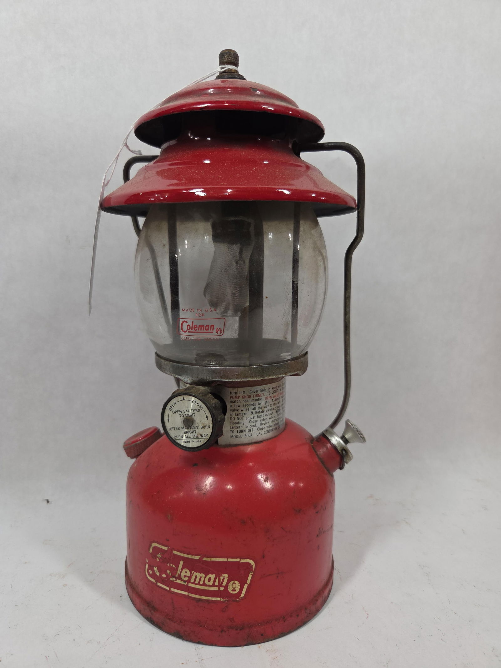 Coleman Single Mantle Red Lantern w/ Original Pyrex Globe in Packaging (1 of 5)