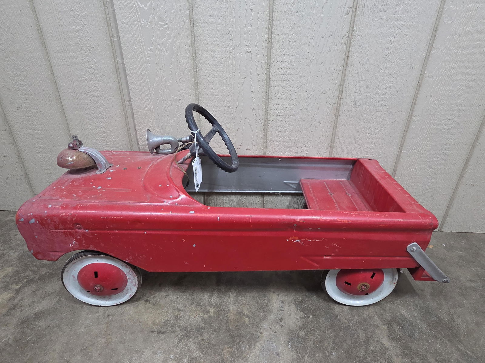 AMF Firecheif Pedal Car (1 of 6)