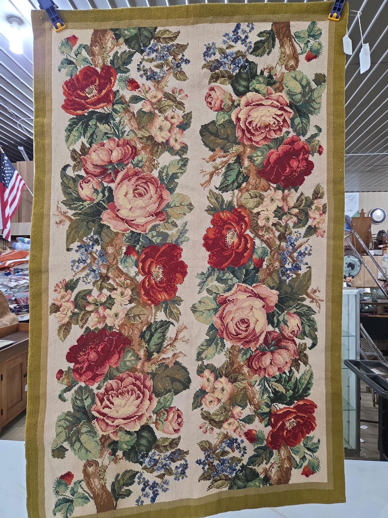 VTG Hand Made Wool Rug w/ Traditional Floral Needlepoint Flatweave: Great overall vintage condition measuring 54 x 33.5