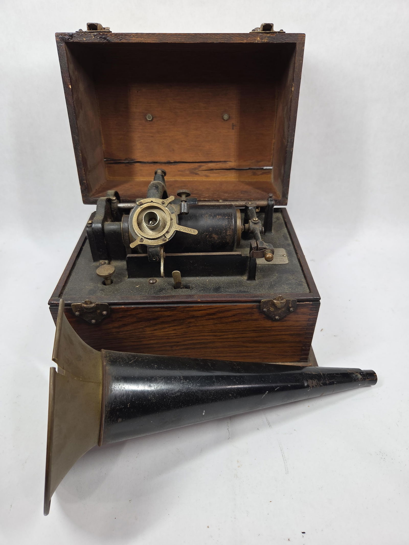 Thomas Edison Portable Standard Phonograph Inc. Horn (1 of 12)