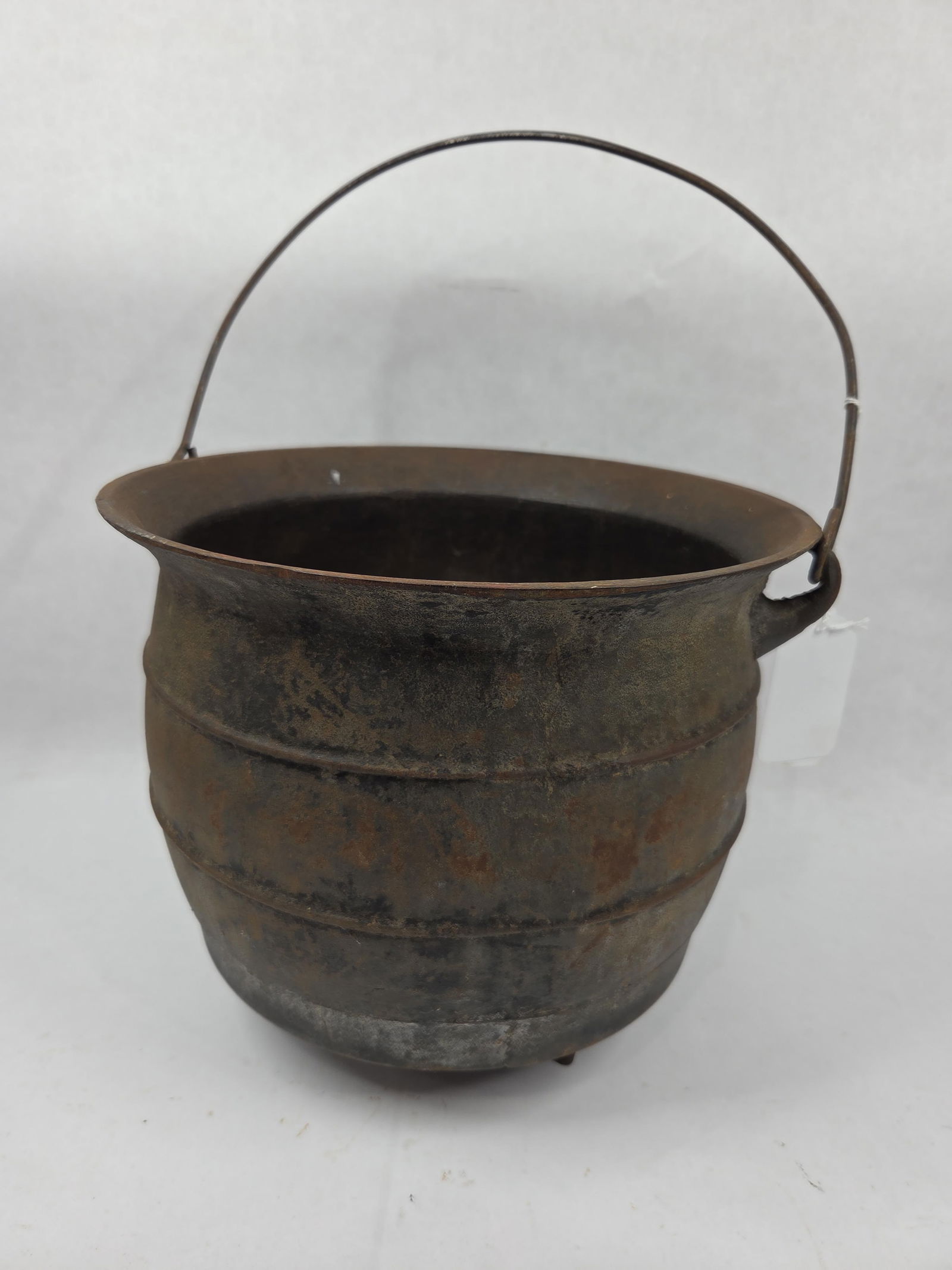 Cast Iron Footed Kettle / Cauldron w/ Bale Handle (1 of 7)