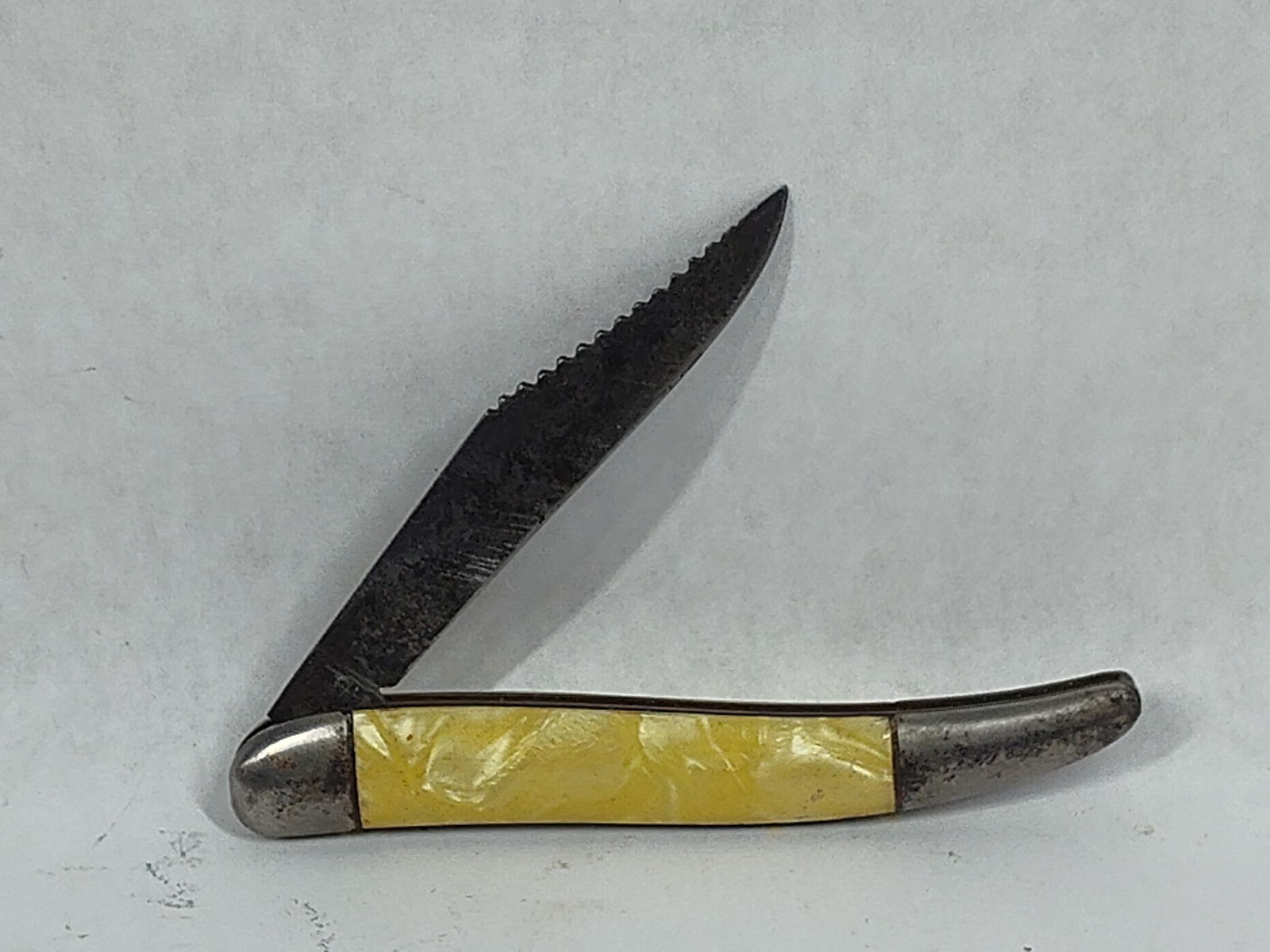 Spring Action Pocket Knives - 7