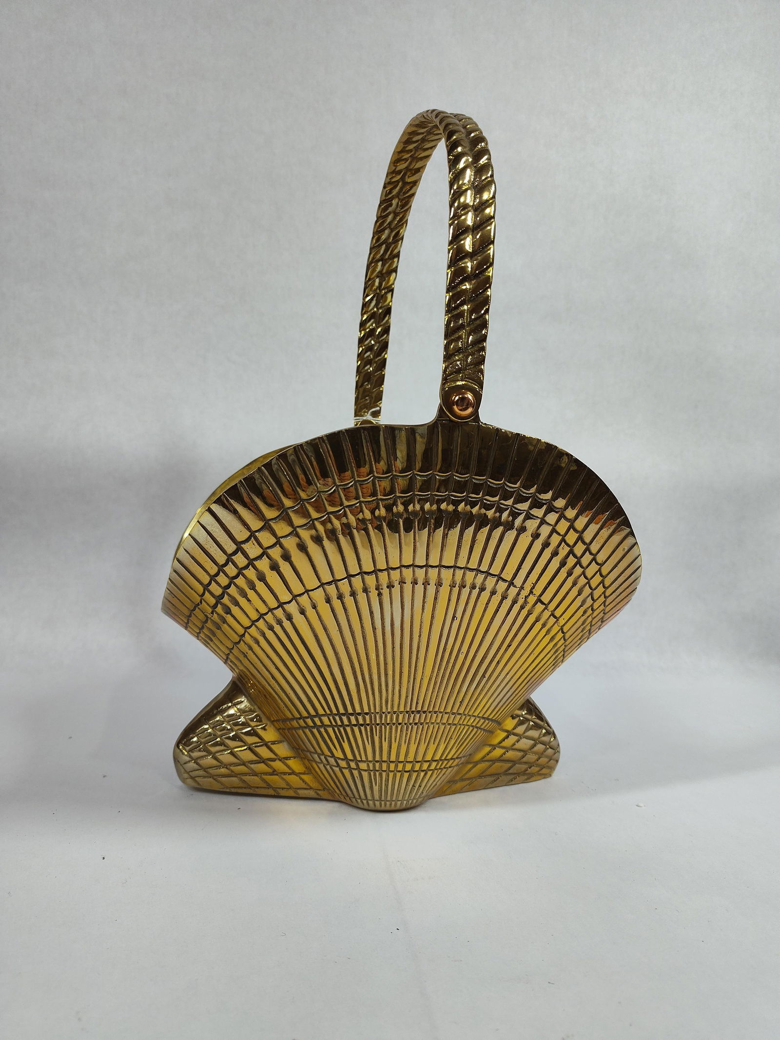 Brass Sea Scallop Basket: Foldable handle. 8x7.5x9