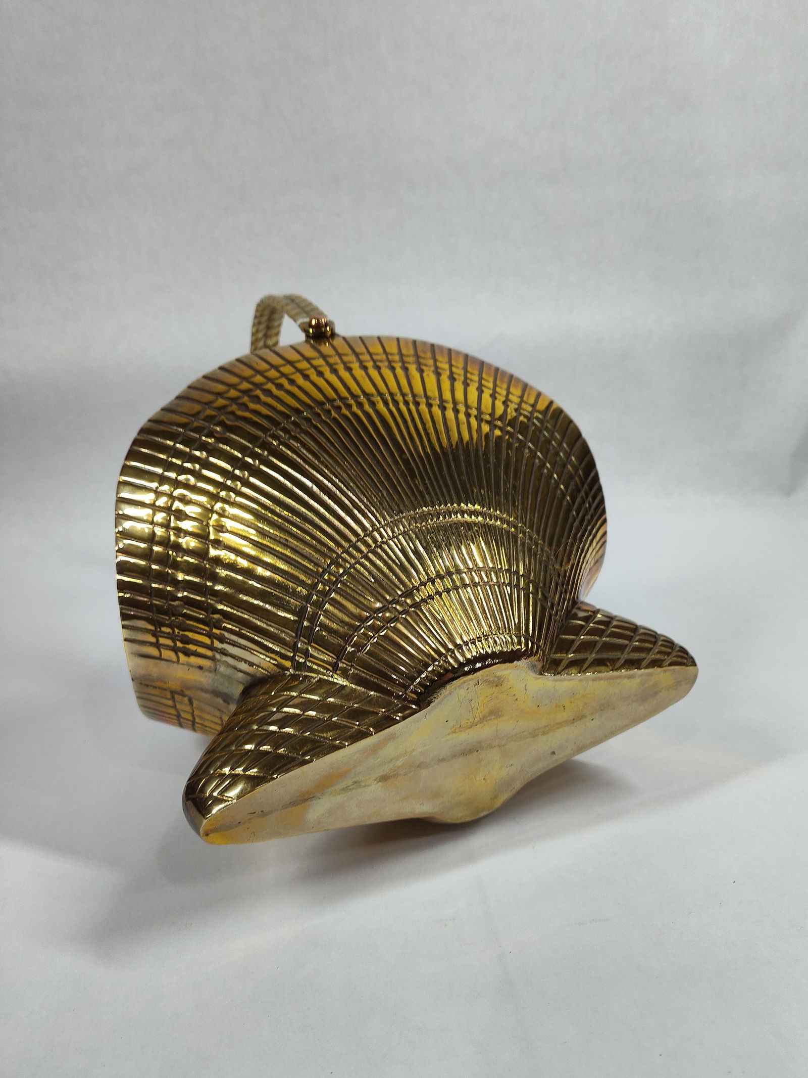 Brass Sea Scallop Basket - 4