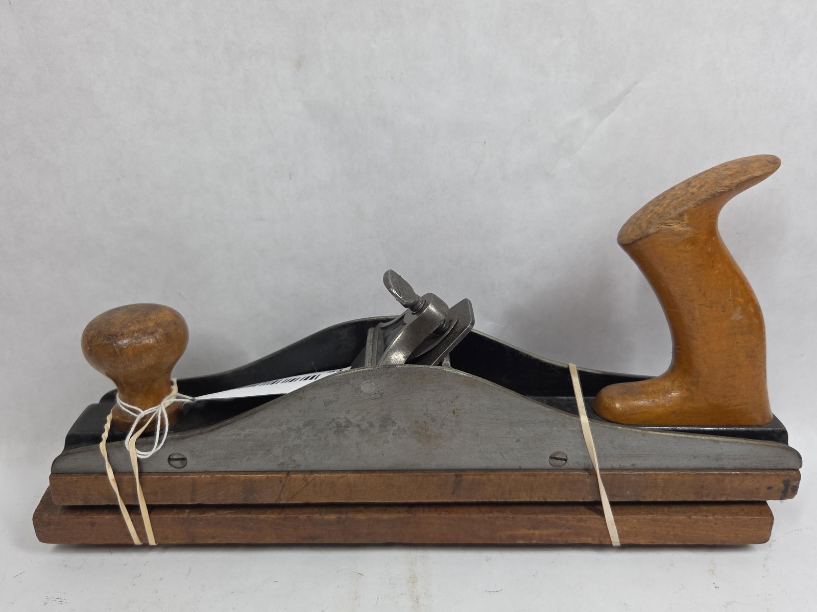 Pattern Makers Plane: 2 bottoms defiance blade, 12 inches long. unknown maker.