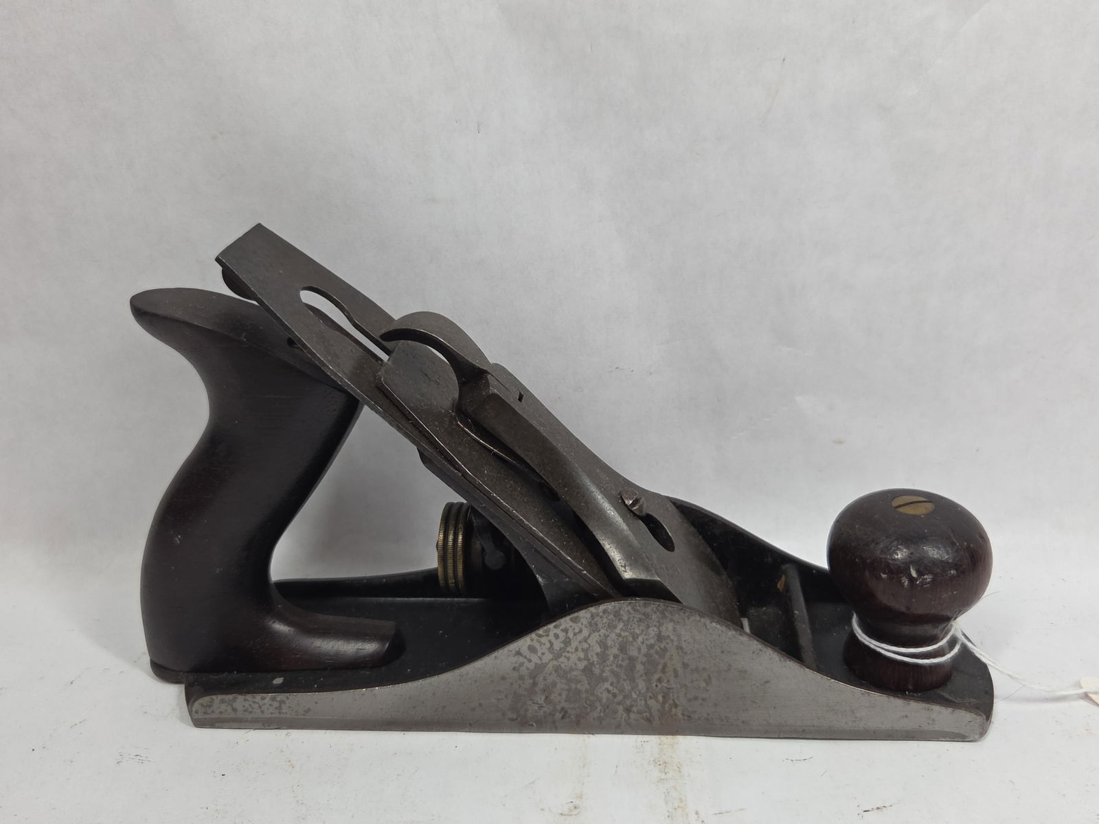 Keen Kutter #4C Wood Plane: Grooved bottom, 9 inches