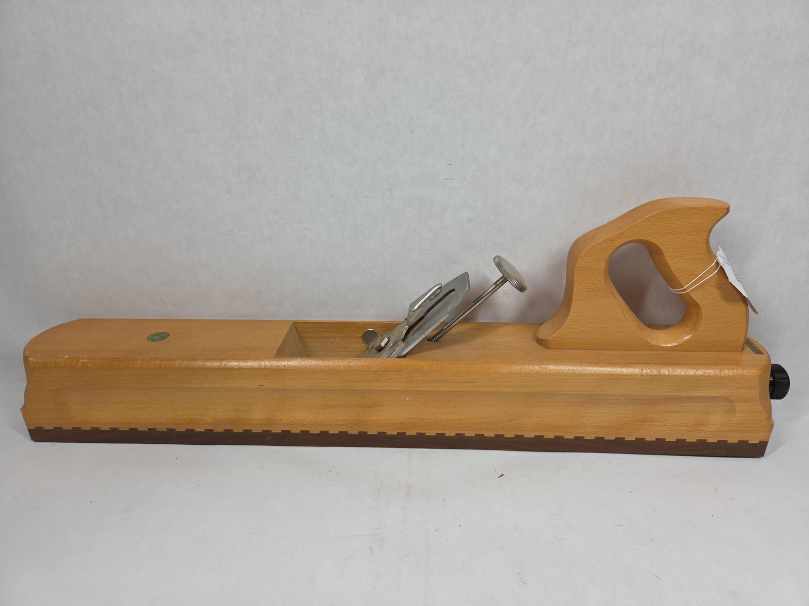 German E.C. Emmerich Primus Jointer Plane: European beech hardwood body. 23.5 inches long. 60mm