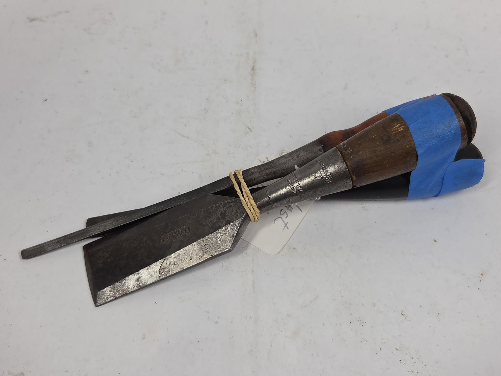 Everlast Stanley Chisels: 1/4, 1/2, and 1 1/2.