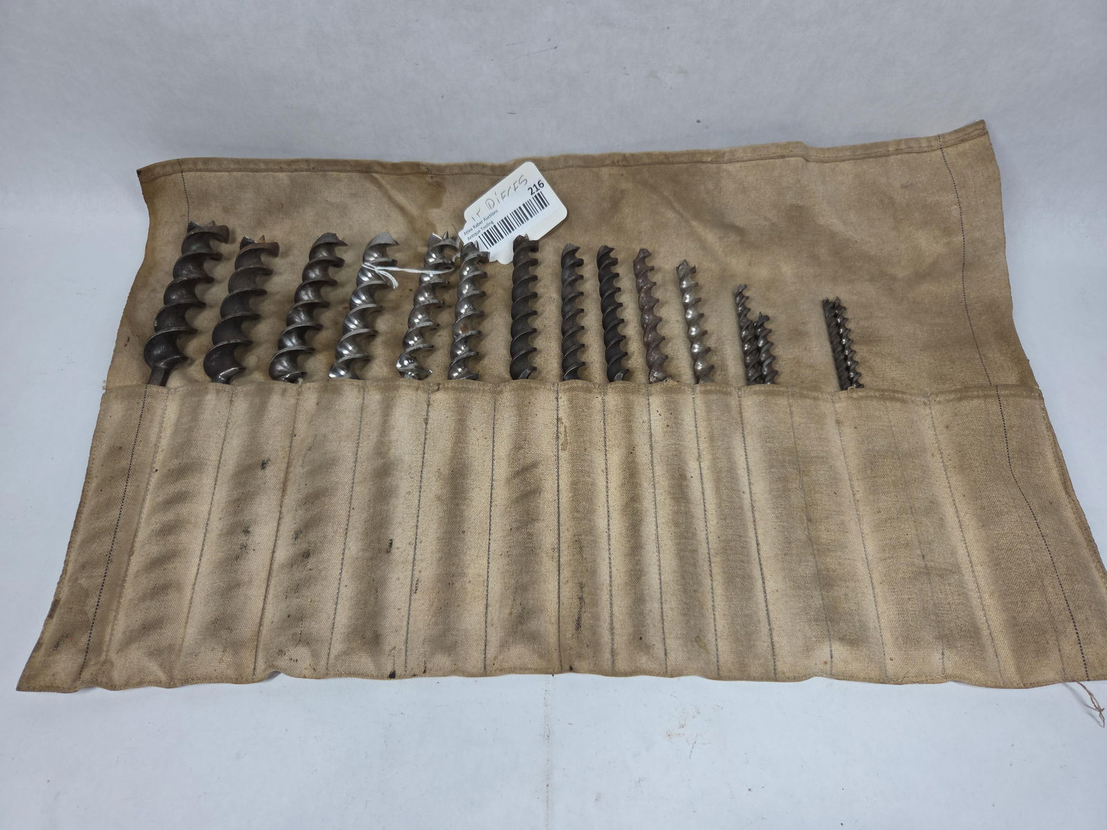 Russell Jennings Full Auger bit Set: In nylon holder pouch.