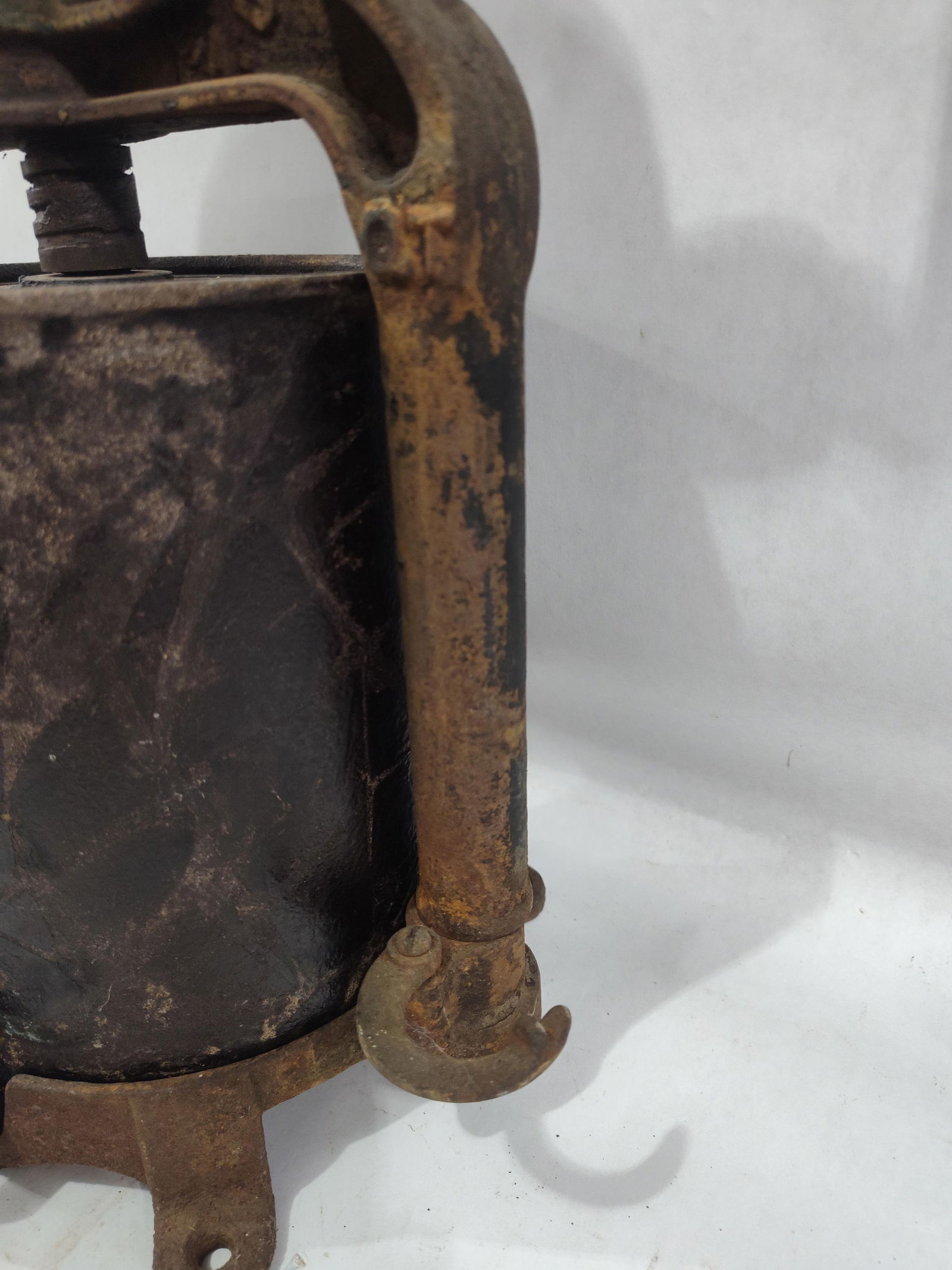 Cast Iron Apple Cider Press - 6