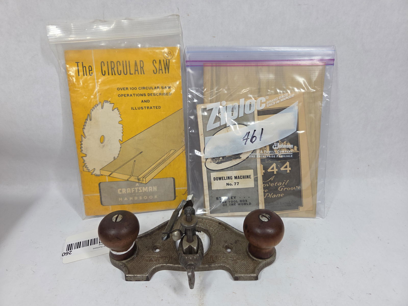 Stanley #71 1/2 Router Plane: Included are three cutters and early paper manuals.