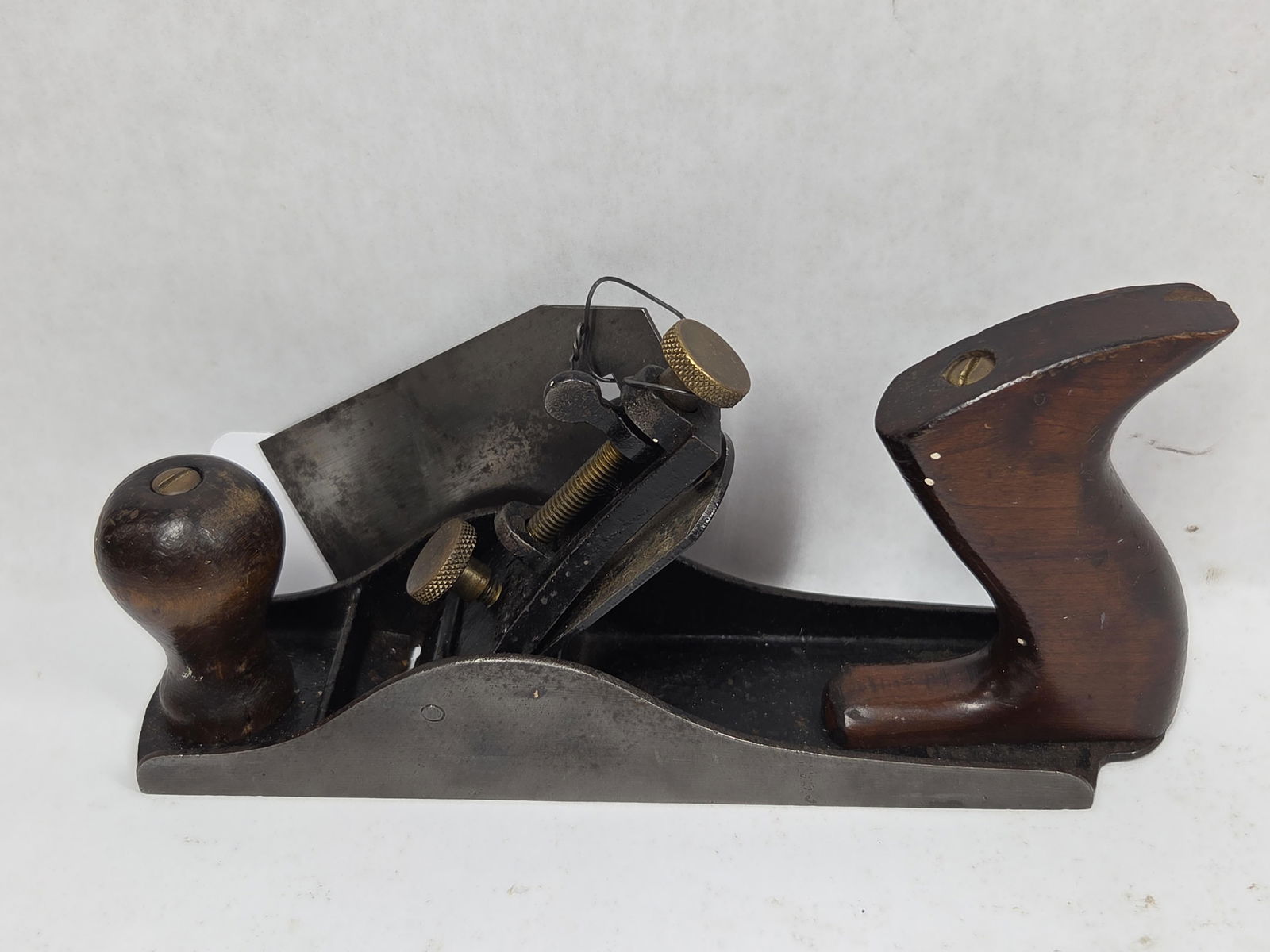 Early Woodworkers Plane w Extra Blade: Smooth bottom, 8 inches. #1914309.