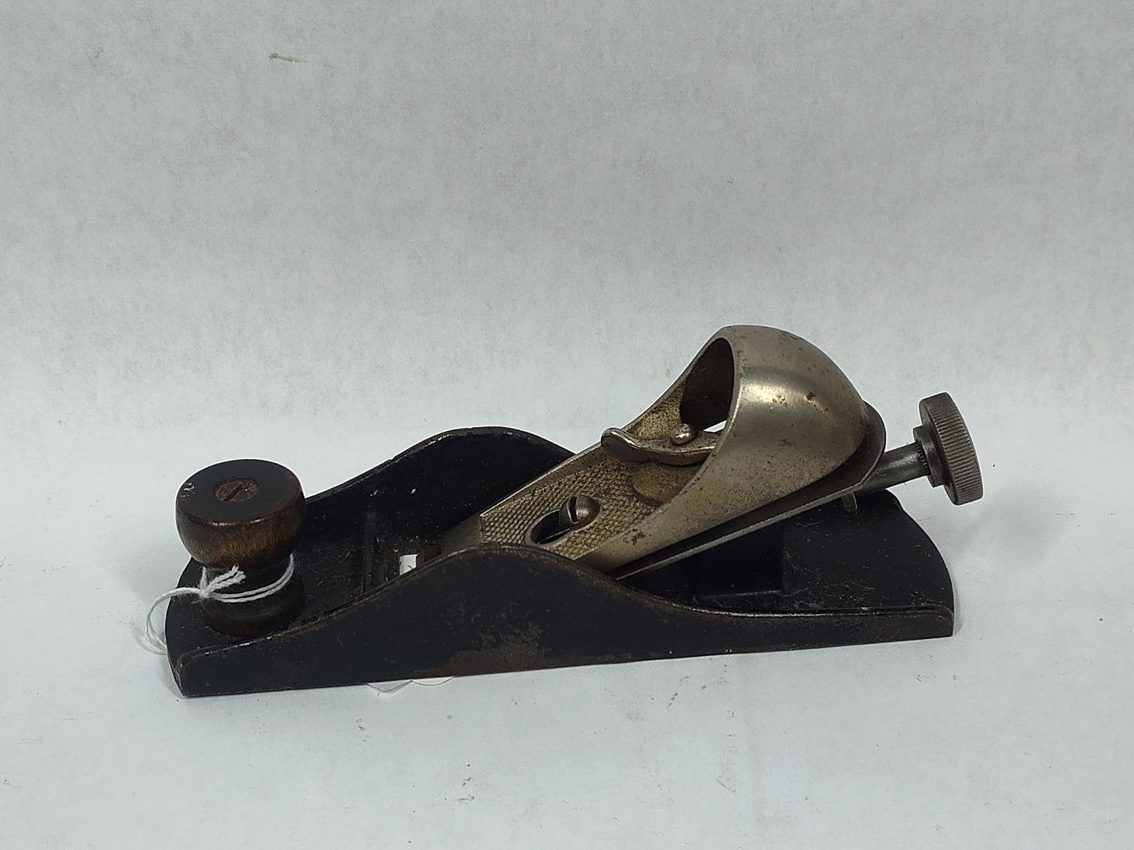 Dunlap Adjustable Woodworking Plane: Smooth bottom. 6 inches
