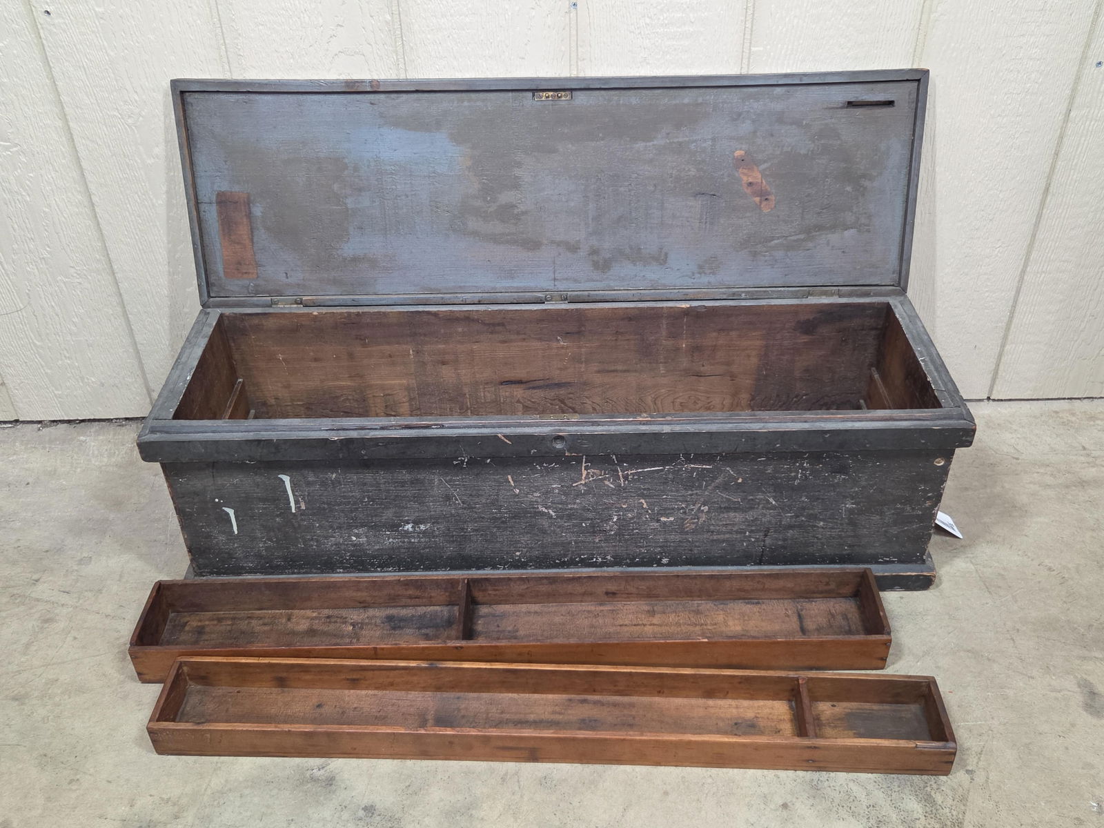 Primitive Painted Tool Chest - 7