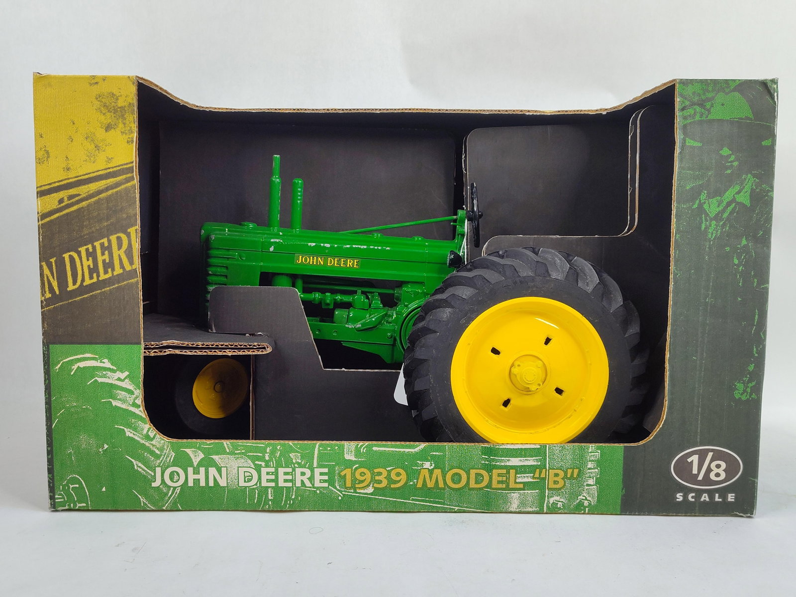 Ertl John Deere NF 1939 Model B 1/8 Scale Farm Tractor (1 of 7)