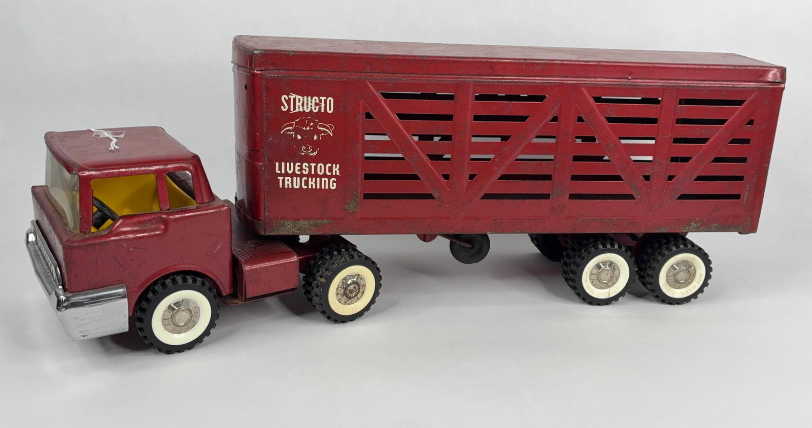 Structo Pressed Steel Livestock Trucking Truck and Trailer: Great overall vintage condition for age and play?21 in L?