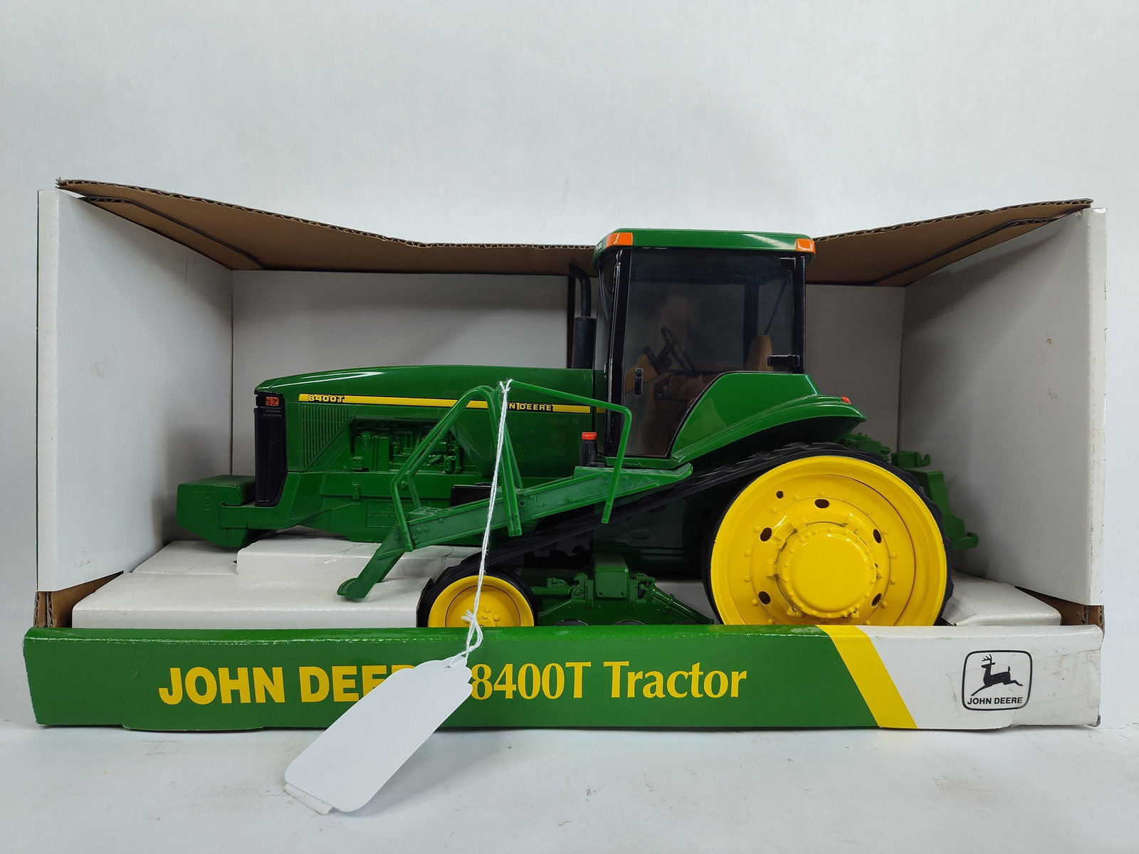 Ertl John Deere 8400T Tractor Collector Edition (1 of 7)