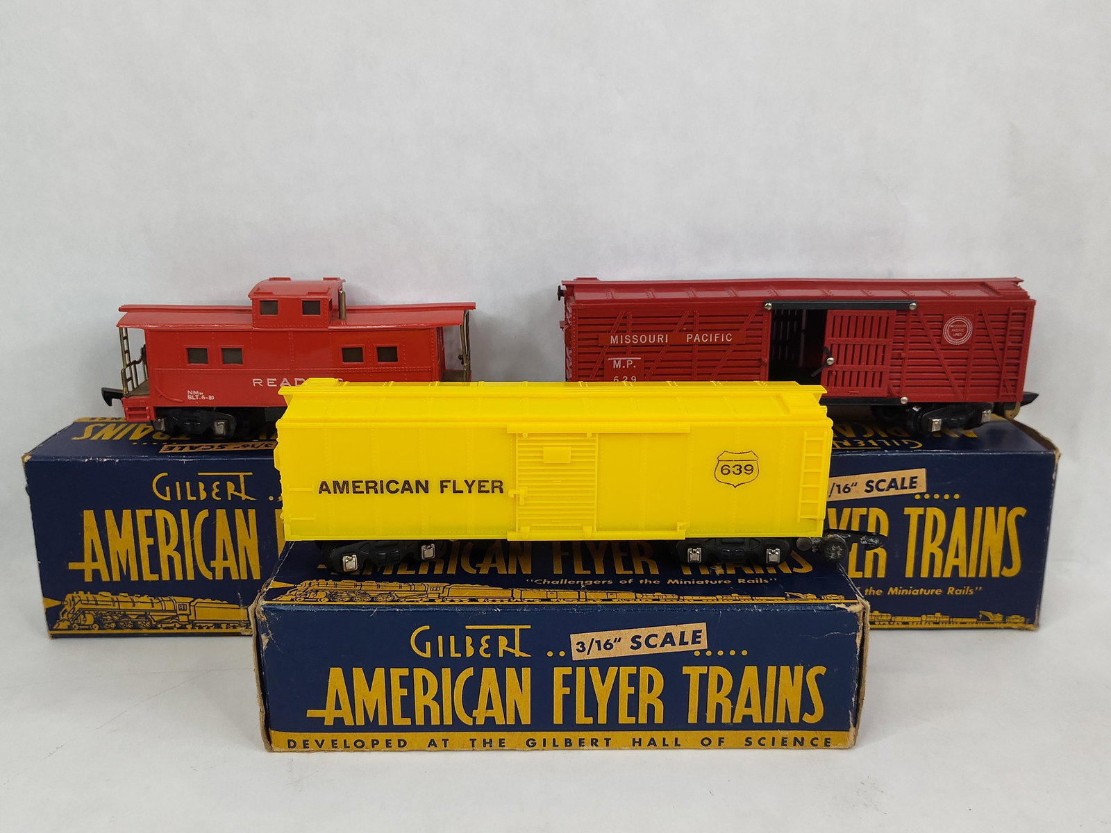 Gilbert American Flyer Trains Caboose, Cattle Car and Box Car (1 of 5)