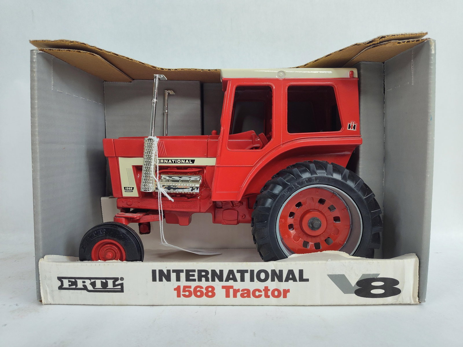 Ertl International 1568 WF 1994 Model 3rd in a Series of 4 Special Collector Edition V8 Tractor (1 of 7)
