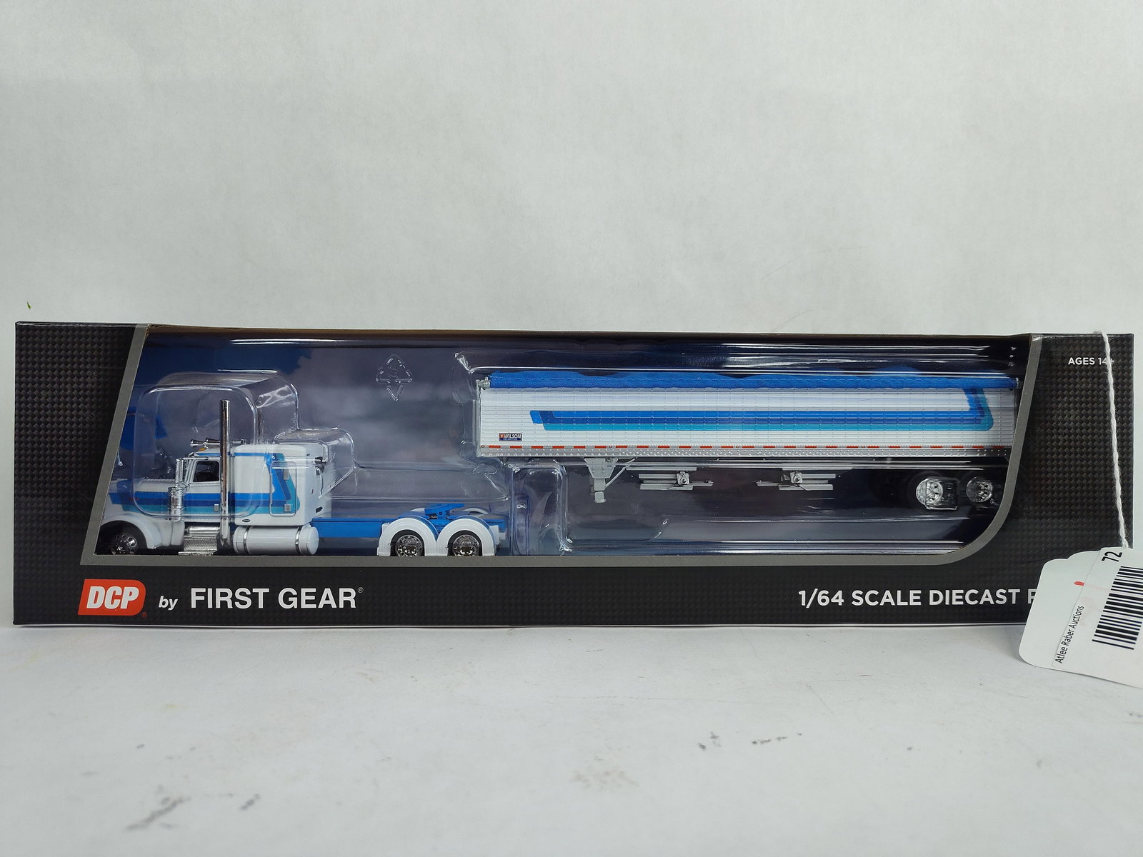 First Gear DCP White 389 Peterbilt and High Sided Grain Trailer (1 of 4)