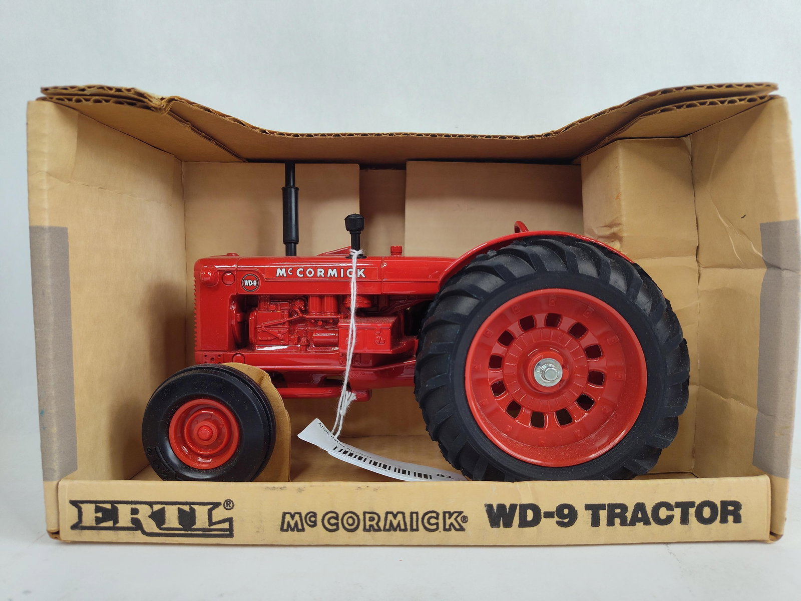 Ertl McCormick WD-9 WF Tractor (1 of 6)