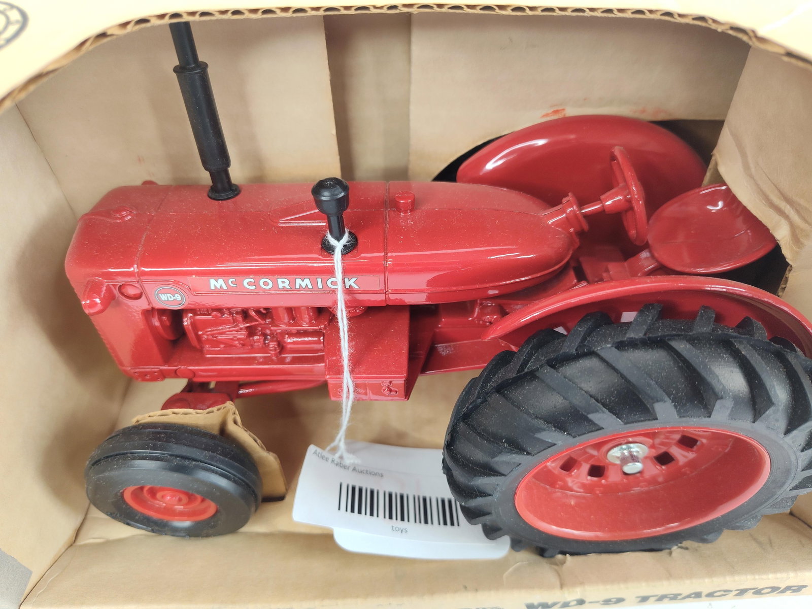 Ertl McCormick WD-9 WF Tractor - 3