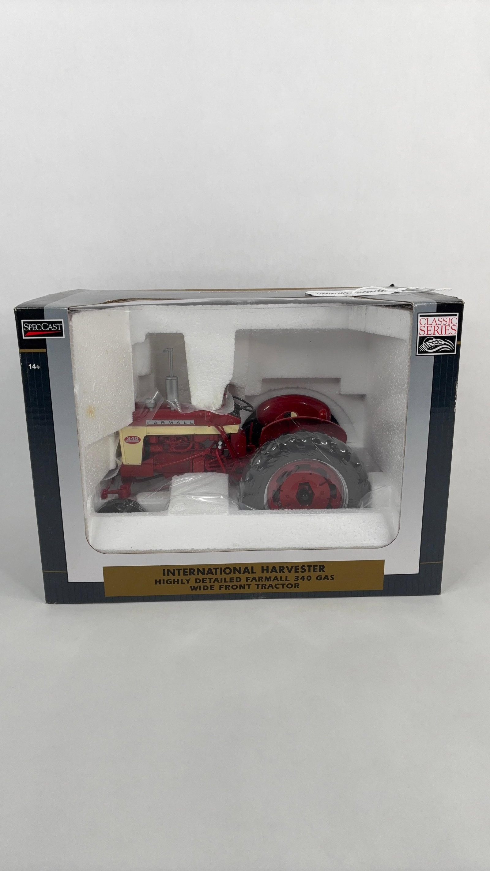 Spec Cast IH Farmall White Stripe WF 340 HD Gas Tractor Classic Series Collector Edition Tractor (1 of 8)