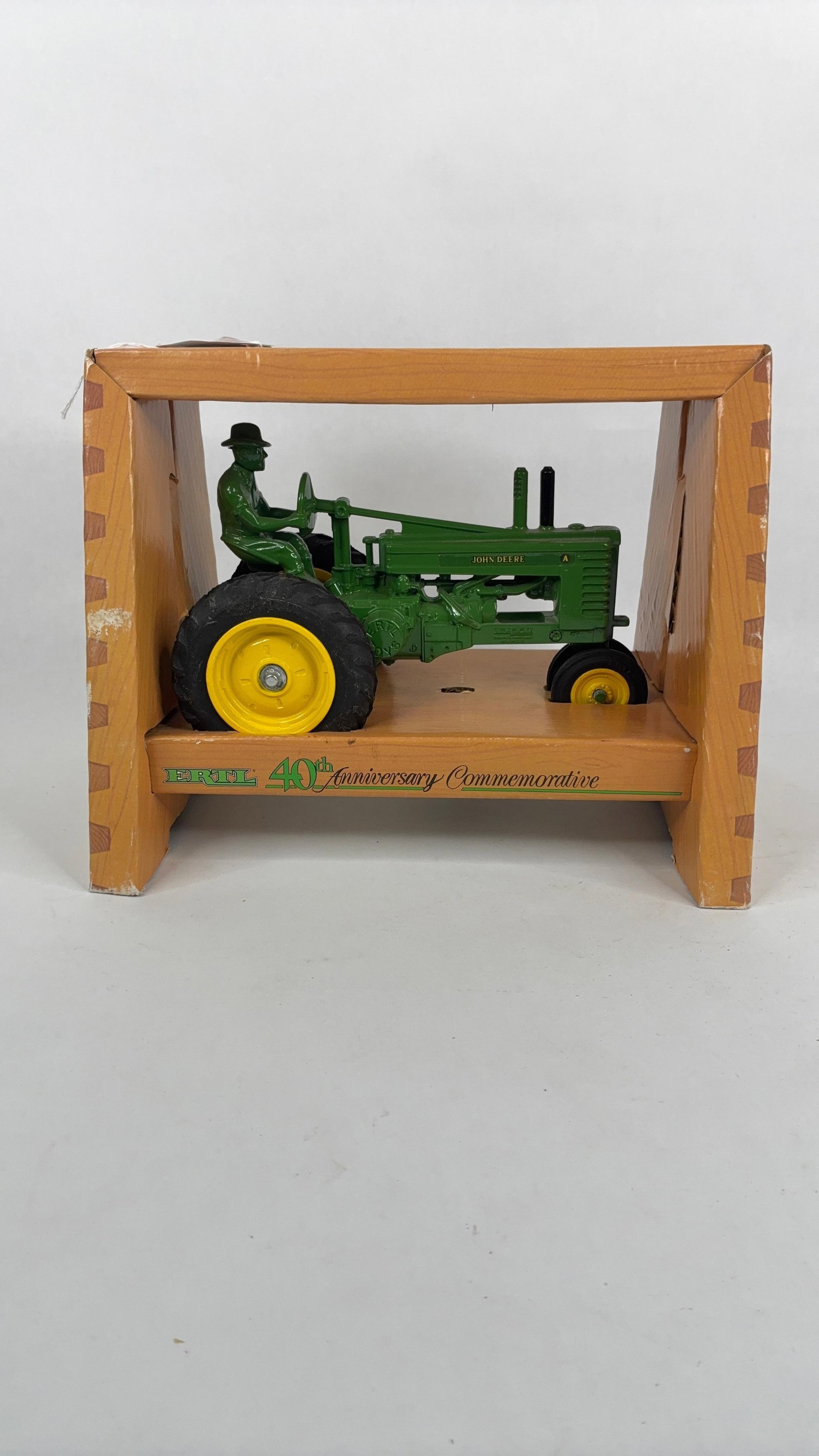 Ertl John Deere NF Model A 40th Ann. Commemorative Collector Edition Tractor w/ Driver (1 of 8)