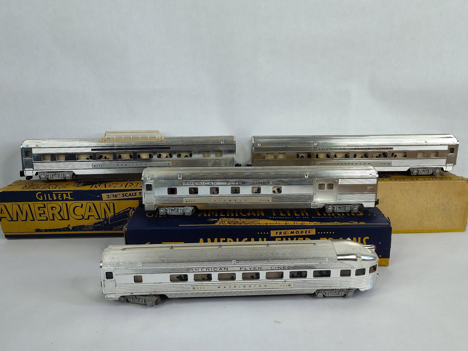 American Flyer Gilbert Trains Silver Flash Passenger Car Lot of 4 (1 of 5)